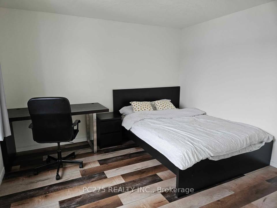 Photo 18 of 508 Barwick Crescent, Waterloo — HOMEH