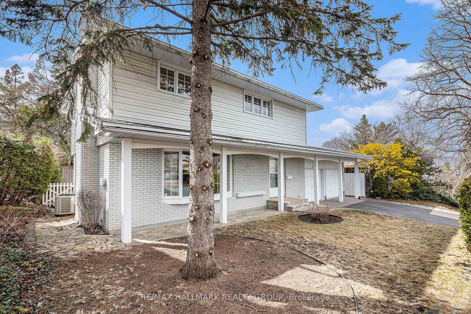 Photo 3 of 2302 Virginia Drive, Ottawa, Guildwood Estates - Urbandale Acres — HOMEH