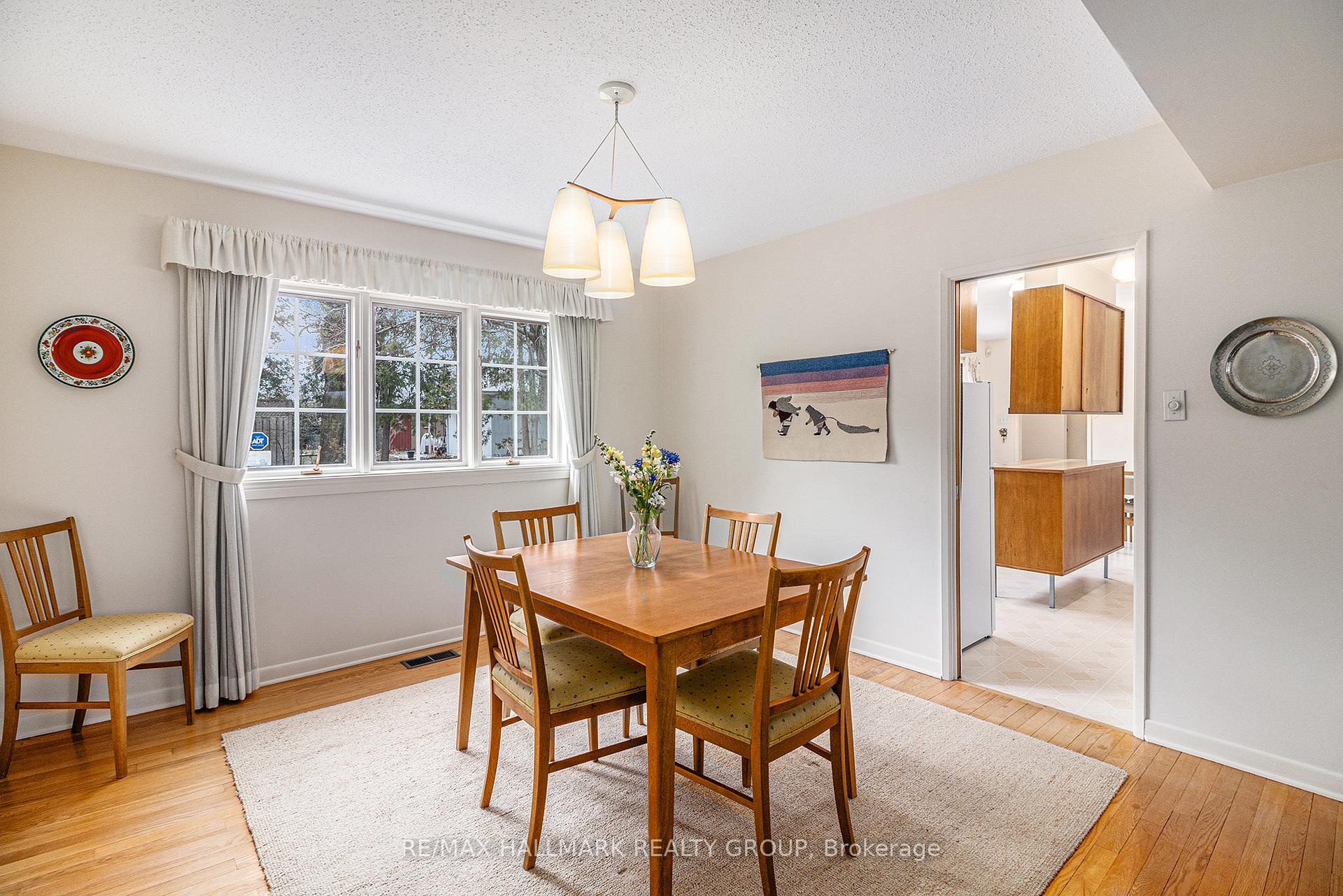 Photo 13 of 2302 Virginia Drive, Ottawa, Guildwood Estates - Urbandale Acres — HOMEH