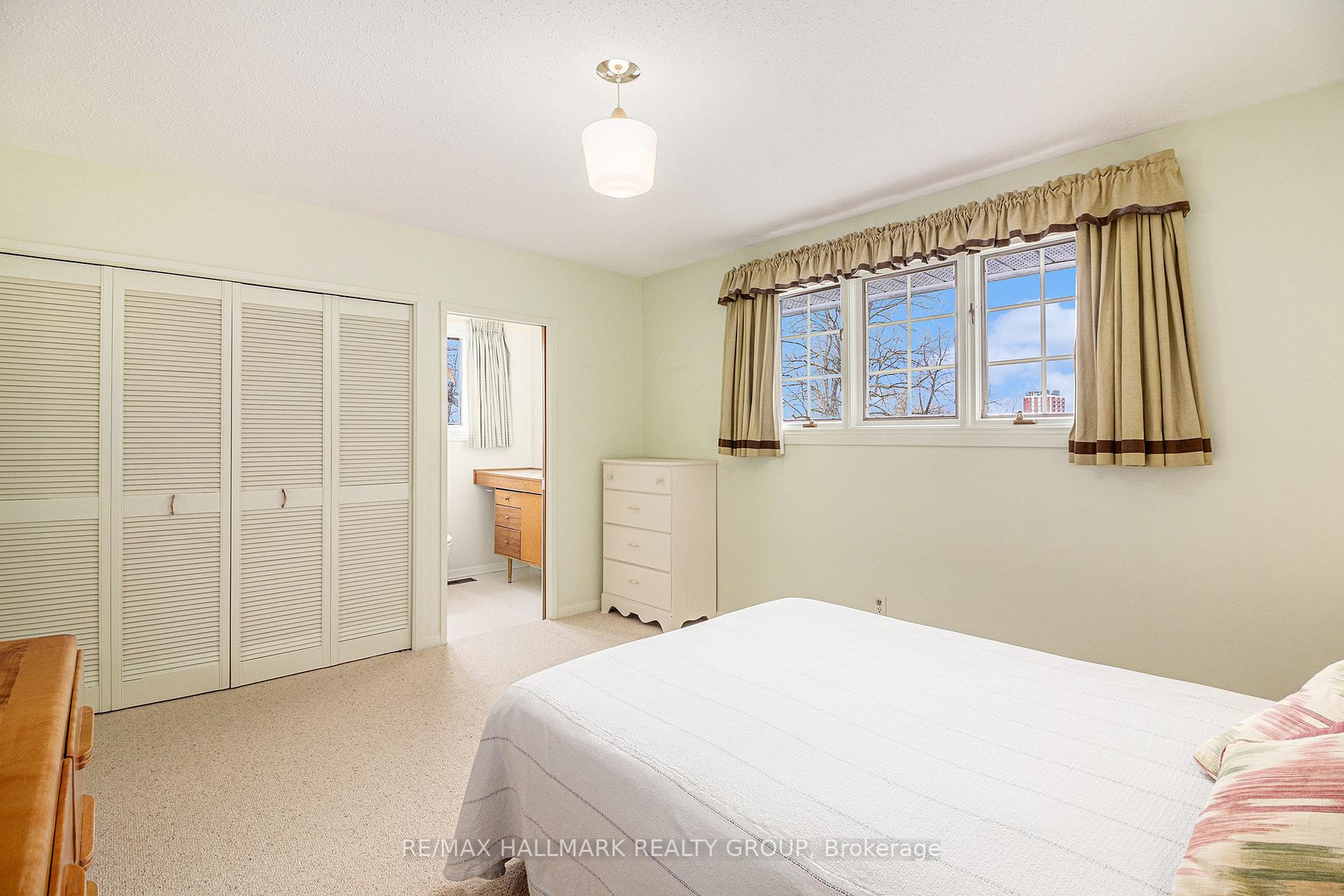 Photo 15 of 2302 Virginia Drive, Ottawa, Guildwood Estates - Urbandale Acres — HOMEH