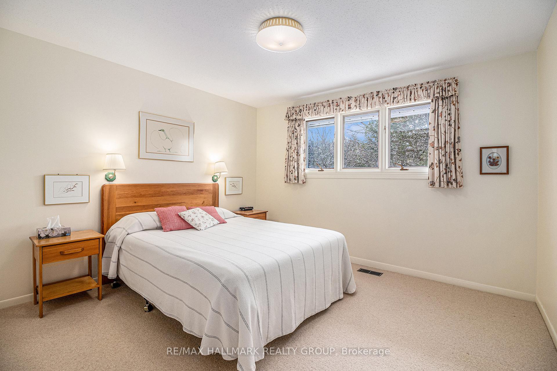Photo 17 of 2302 Virginia Drive, Ottawa, Guildwood Estates - Urbandale Acres — HOMEH