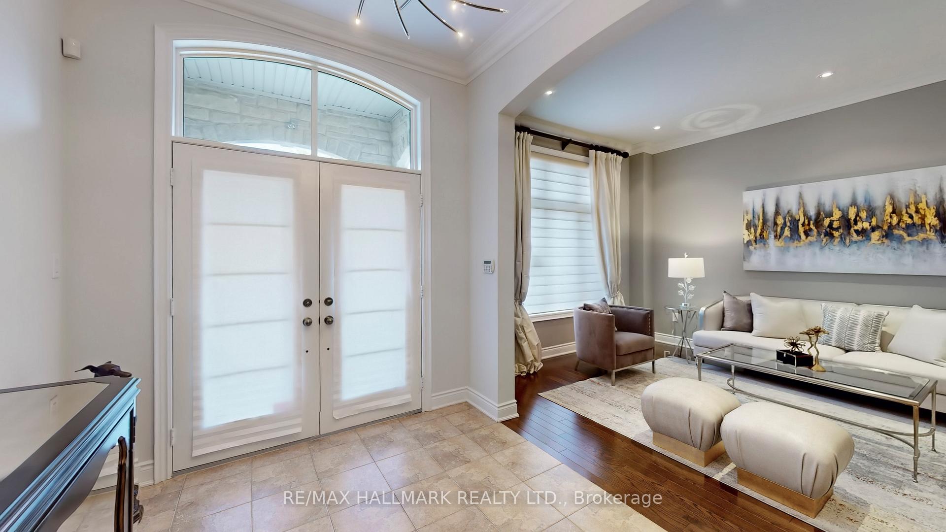 Photo 3 of 126 Sir Stevens Drive, Vaughan, Patterson — HOMEH