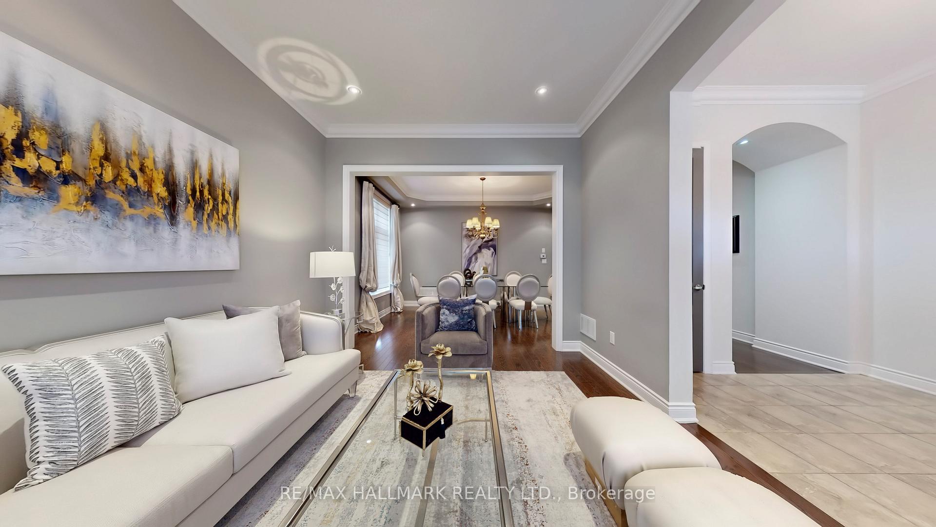 Photo 8 of 126 Sir Stevens Drive, Vaughan, Patterson — HOMEH