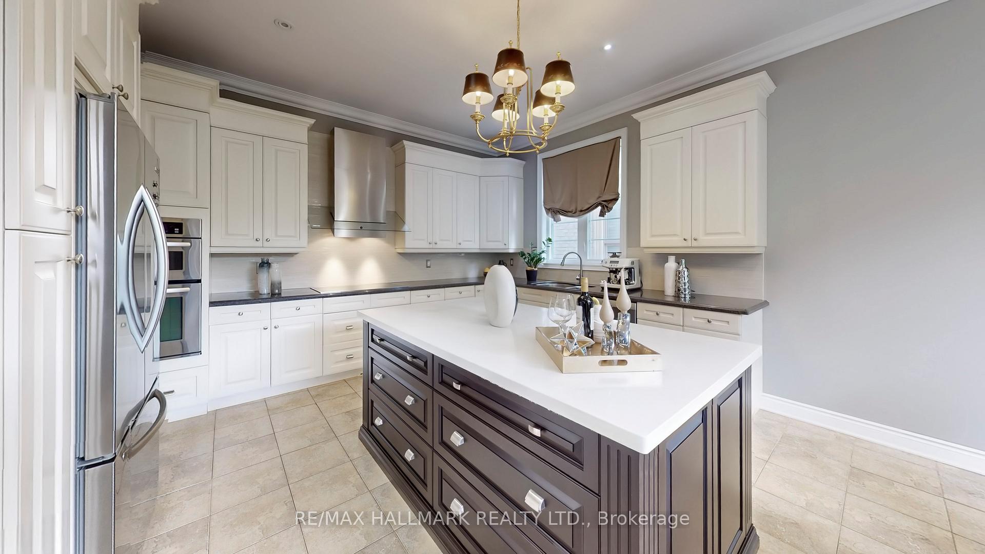 Photo 24 of 126 Sir Stevens Drive, Vaughan, Patterson — HOMEH