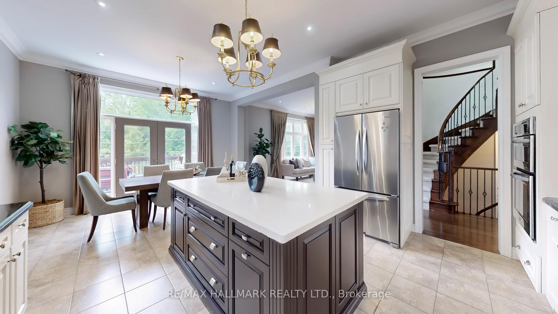 Photo 26 of 126 Sir Stevens Drive, Vaughan, Patterson — HOMEH