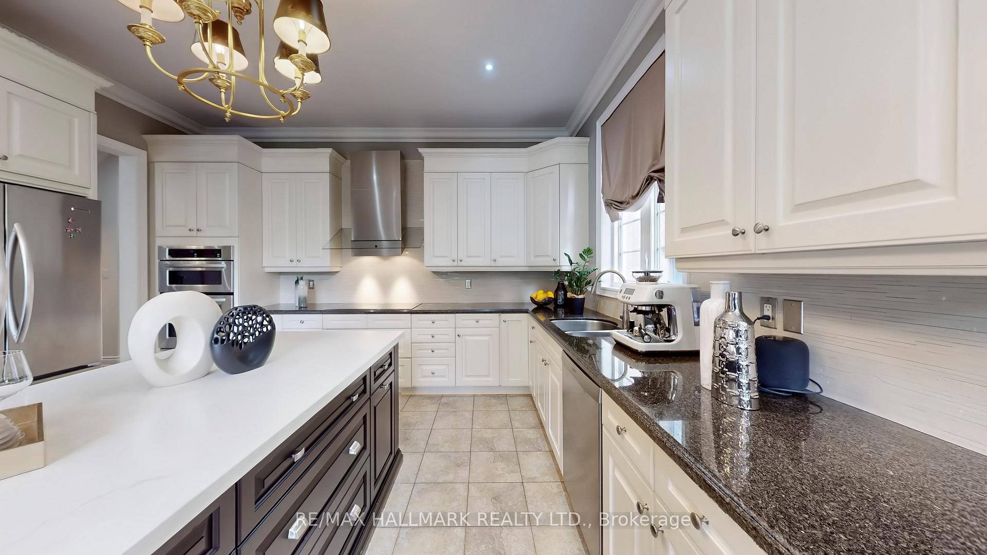 Photo 28 of 126 Sir Stevens Drive, Vaughan, Patterson — HOMEH