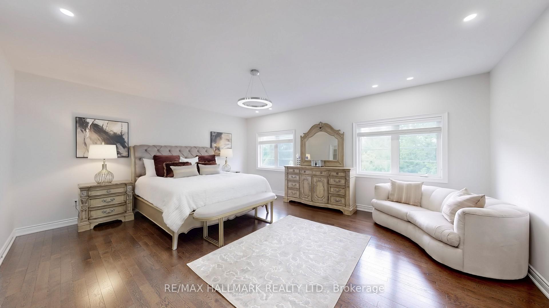 Photo 34 of 126 Sir Stevens Drive, Vaughan, Patterson — HOMEH