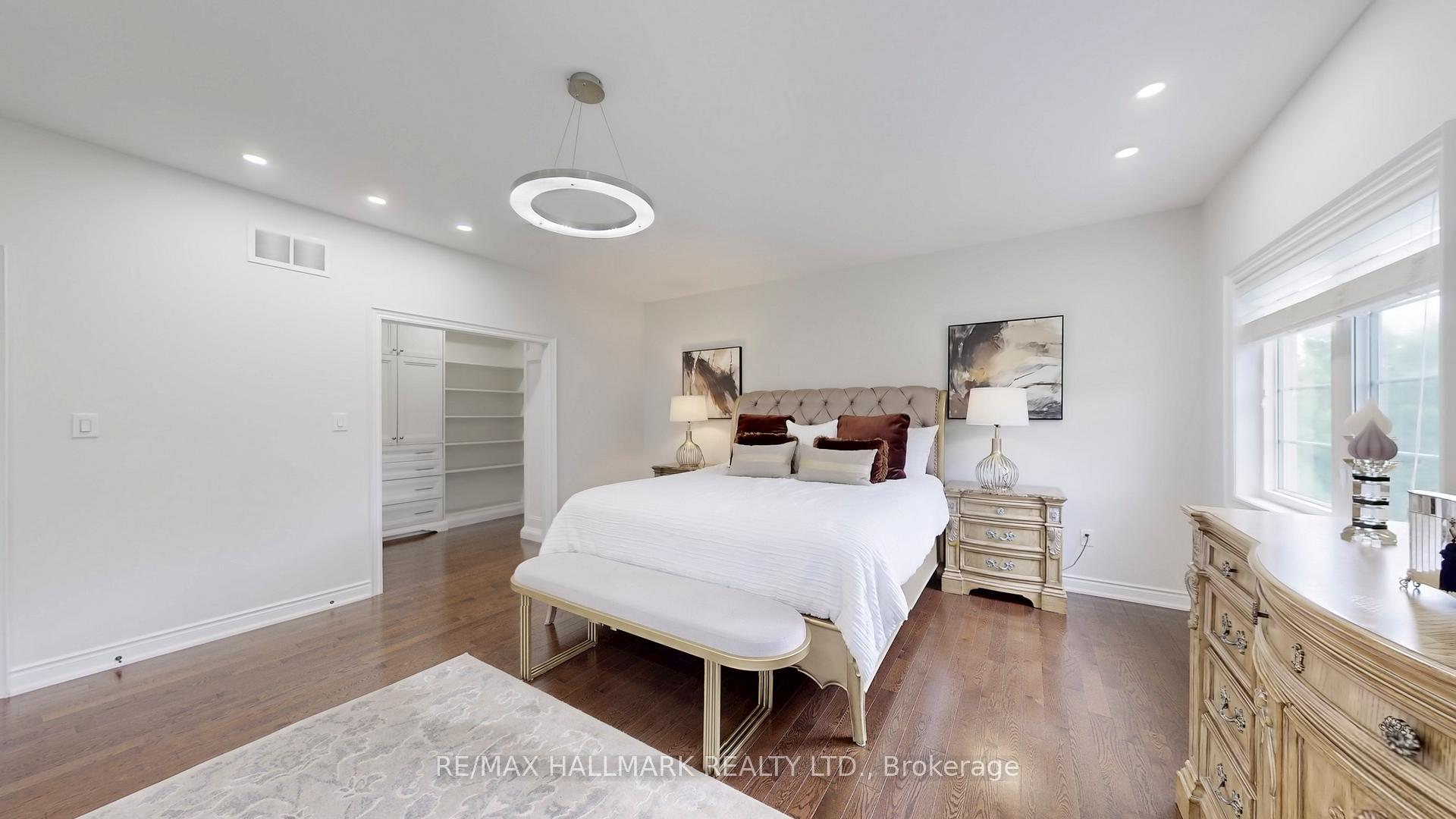 Photo 36 of 126 Sir Stevens Drive, Vaughan, Patterson — HOMEH