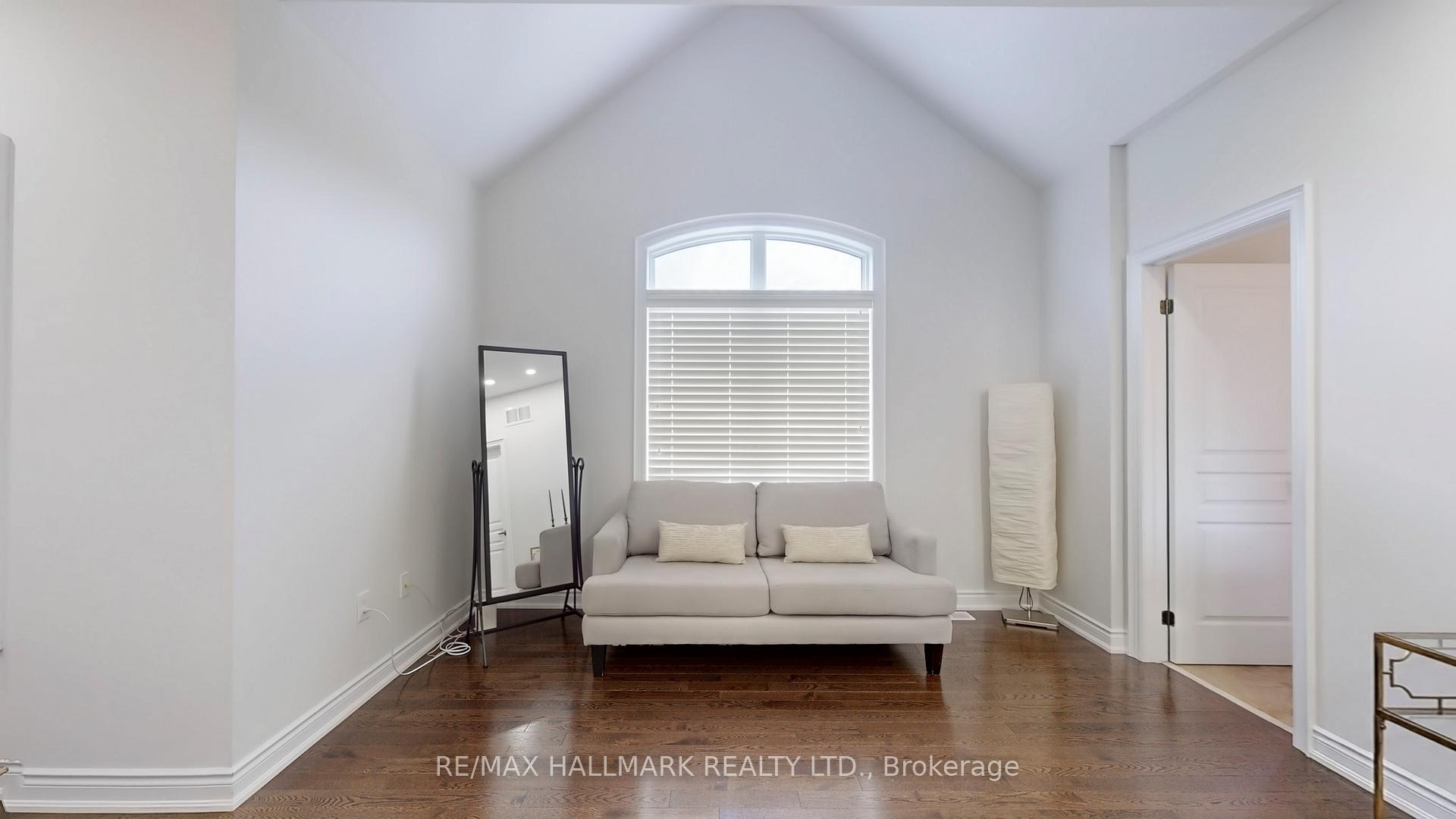 Photo 47 of 126 Sir Stevens Drive, Vaughan, Patterson — HOMEH