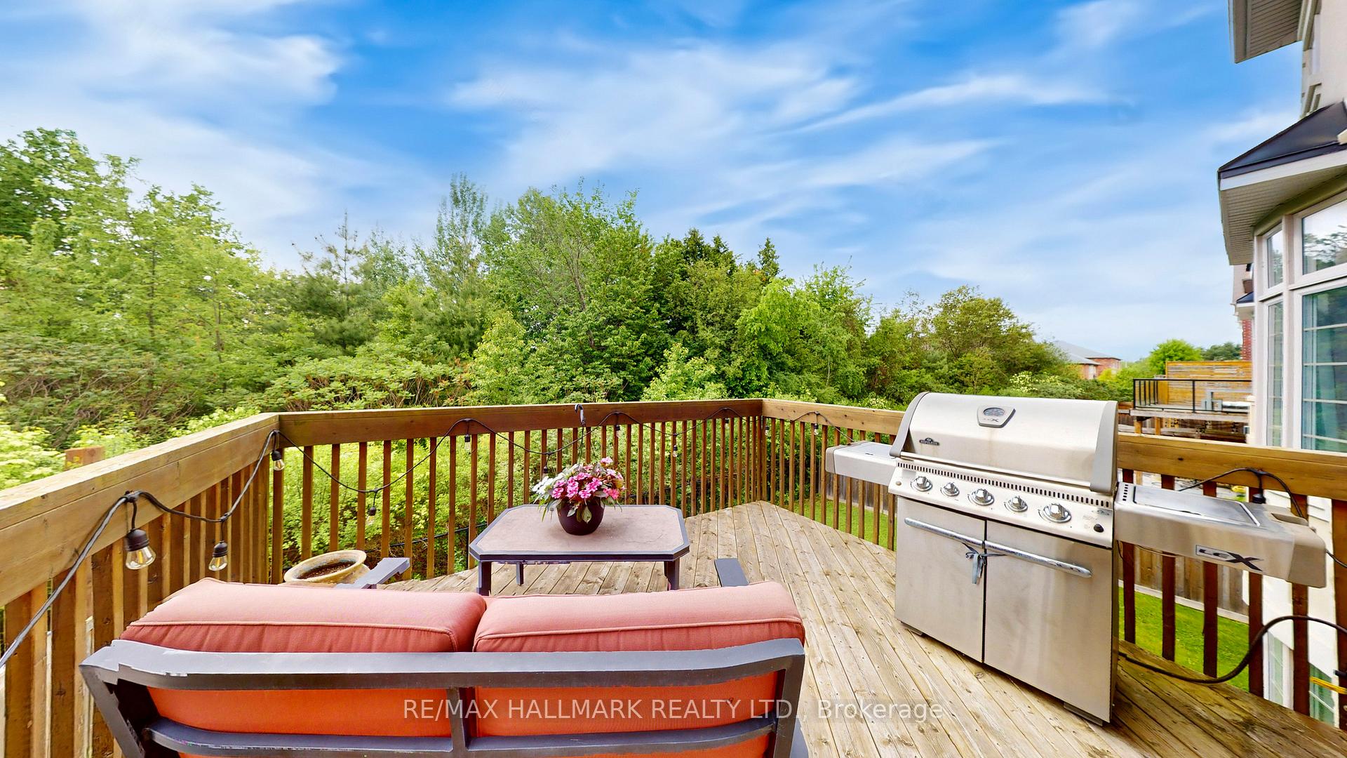 Photo 48 of 126 Sir Stevens Drive, Vaughan, Patterson — HOMEH