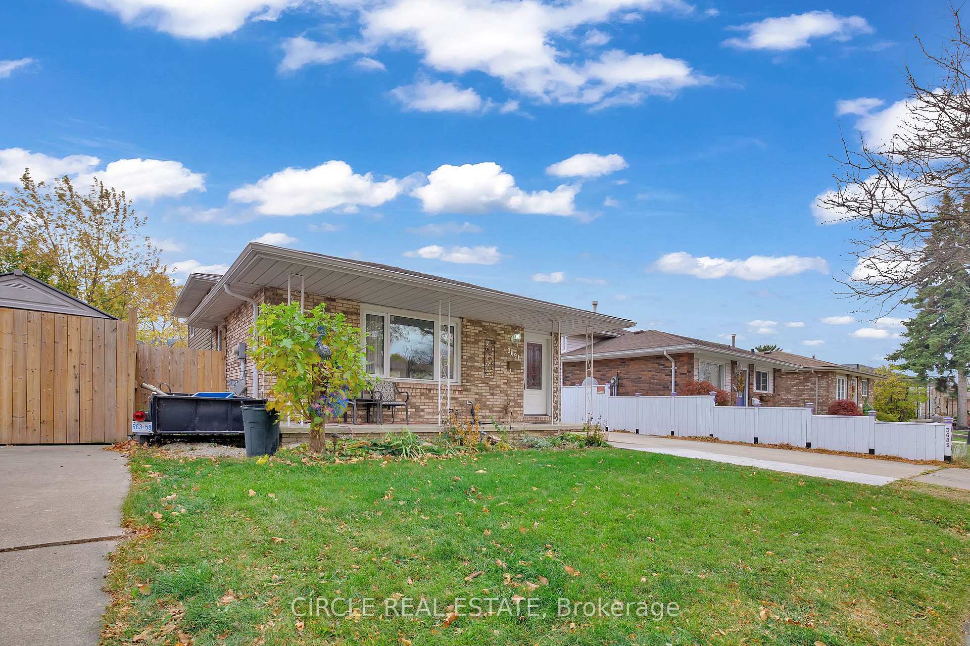 Photo 3 of 3691 Wildwood Drive, Windsor — HOMEH