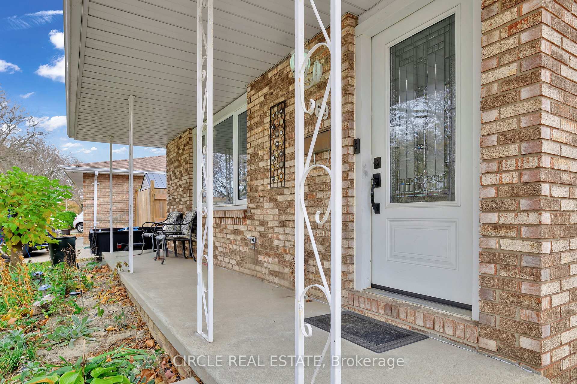 Photo 5 of 3691 Wildwood Drive, Windsor — HOMEH