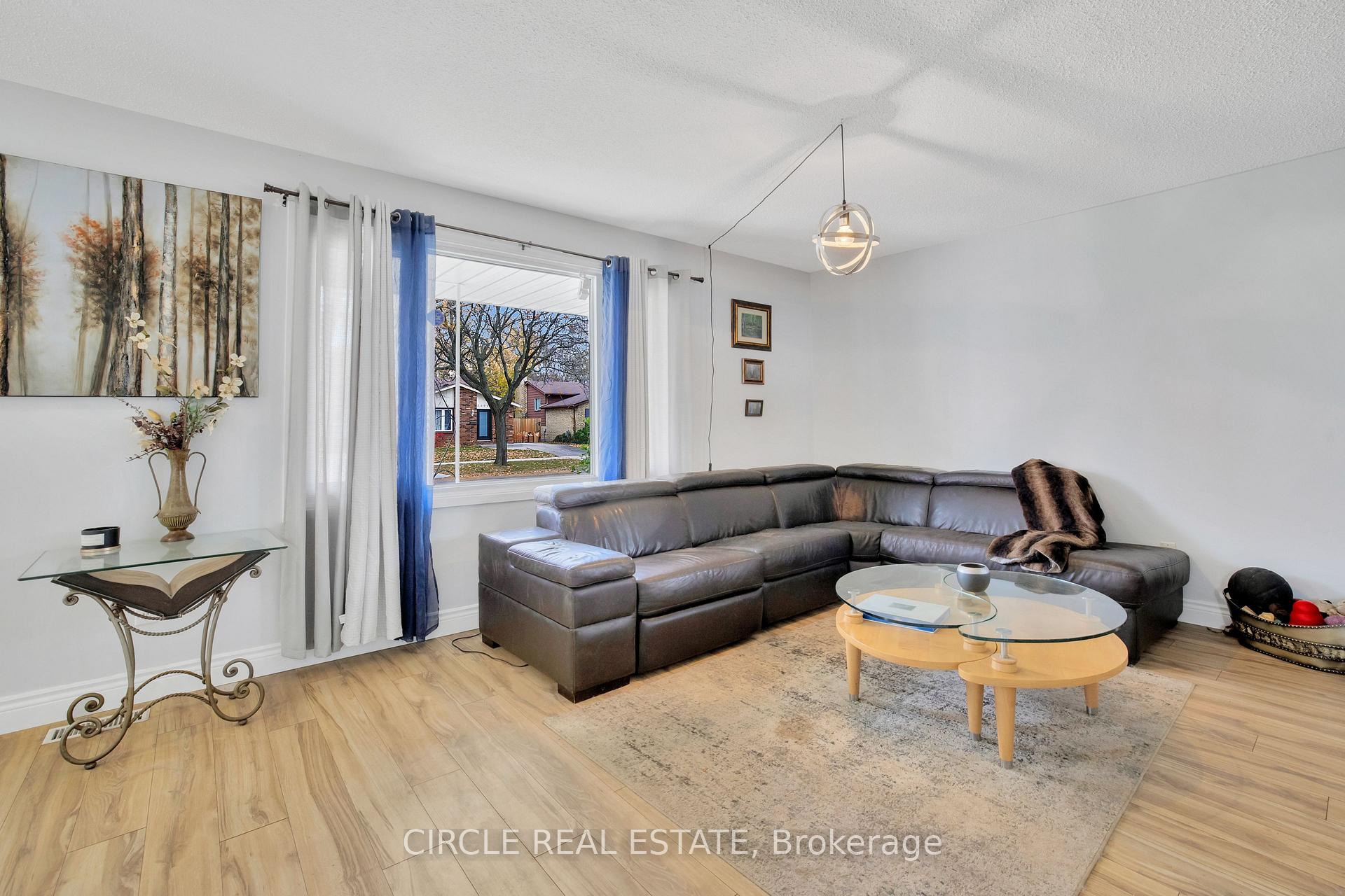 Photo 11 of 3691 Wildwood Drive, Windsor — HOMEH