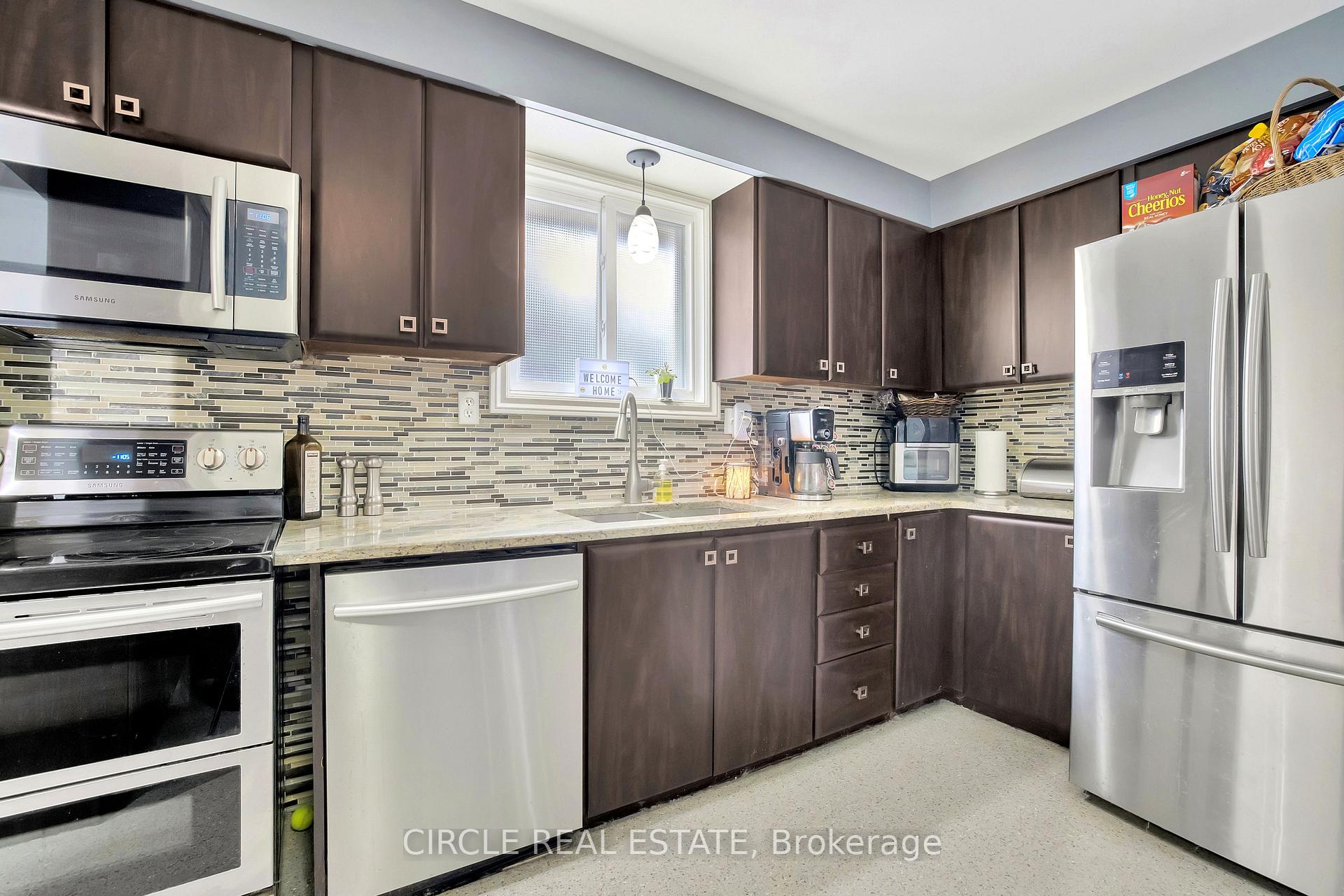 Photo 15 of 3691 Wildwood Drive, Windsor — HOMEH