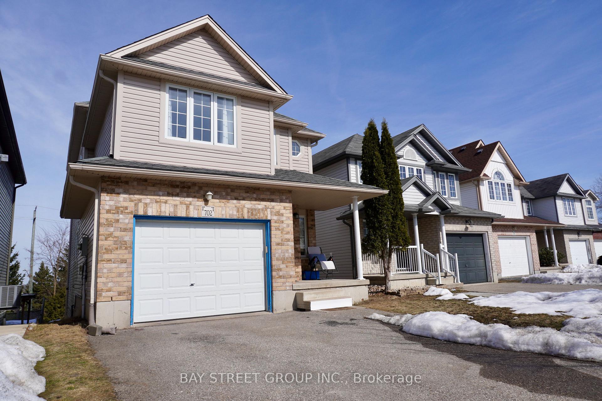 Photo 3 of 702 Wild Ginger Avenue, Waterloo — HOMEH