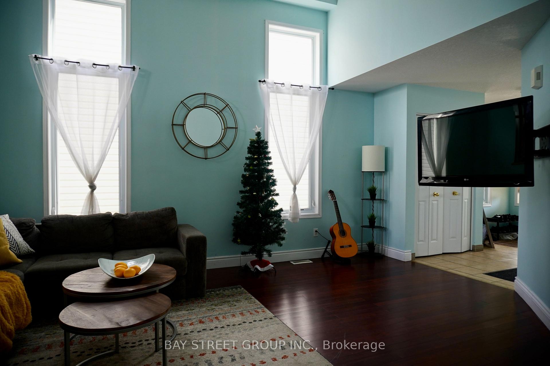 Photo 5 of 702 Wild Ginger Avenue, Waterloo — HOMEH