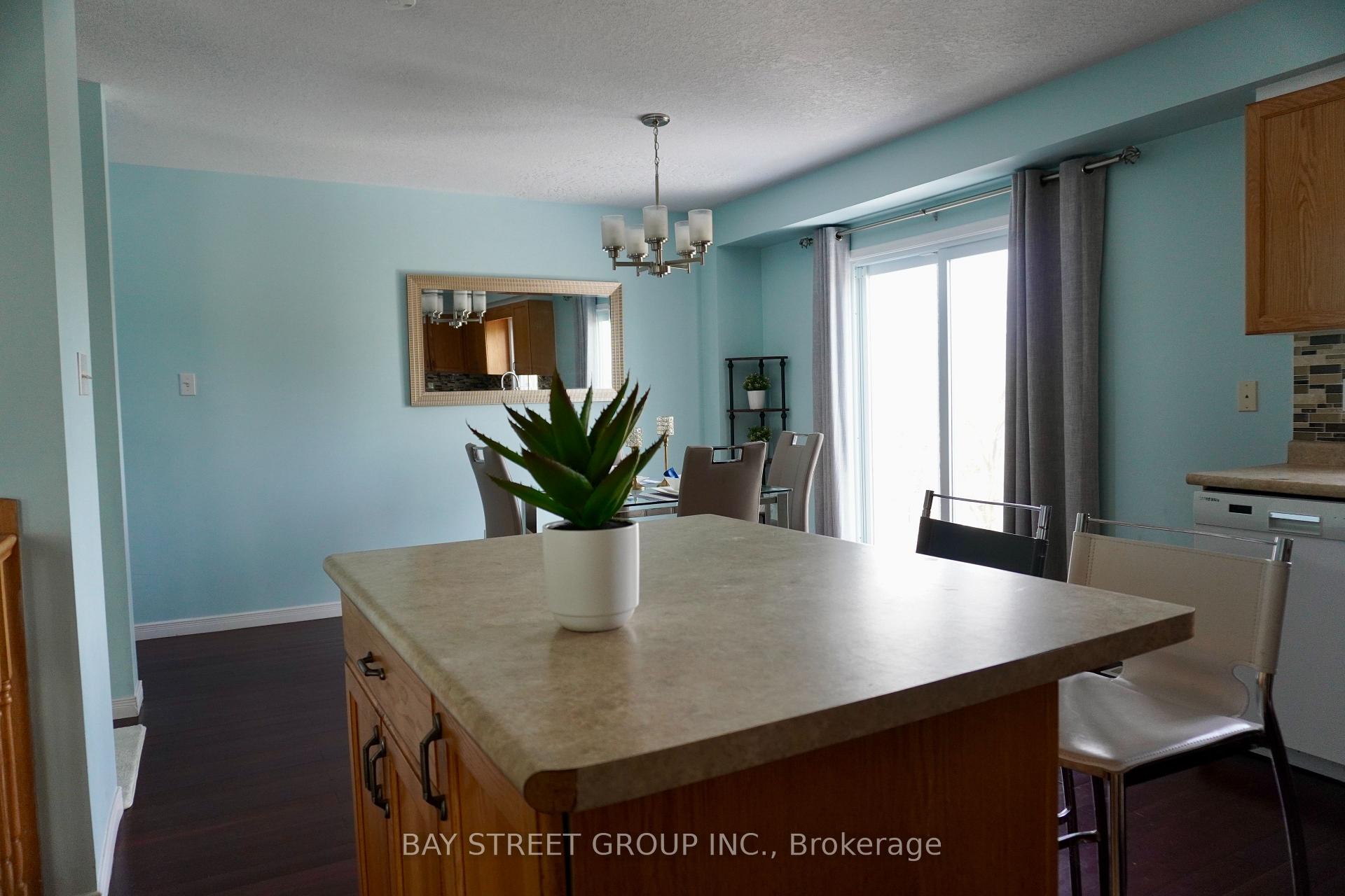 Photo 10 of 702 Wild Ginger Avenue, Waterloo — HOMEH