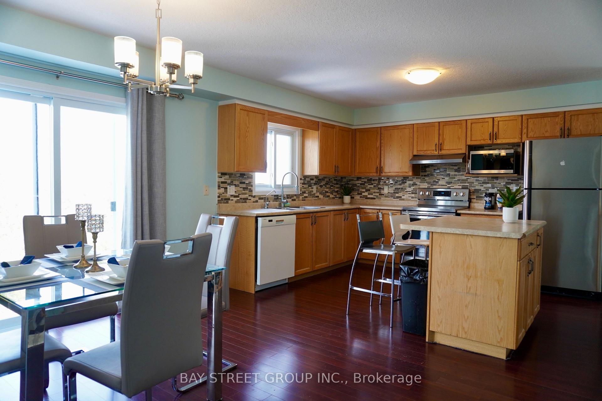 Photo 14 of 702 Wild Ginger Avenue, Waterloo — HOMEH
