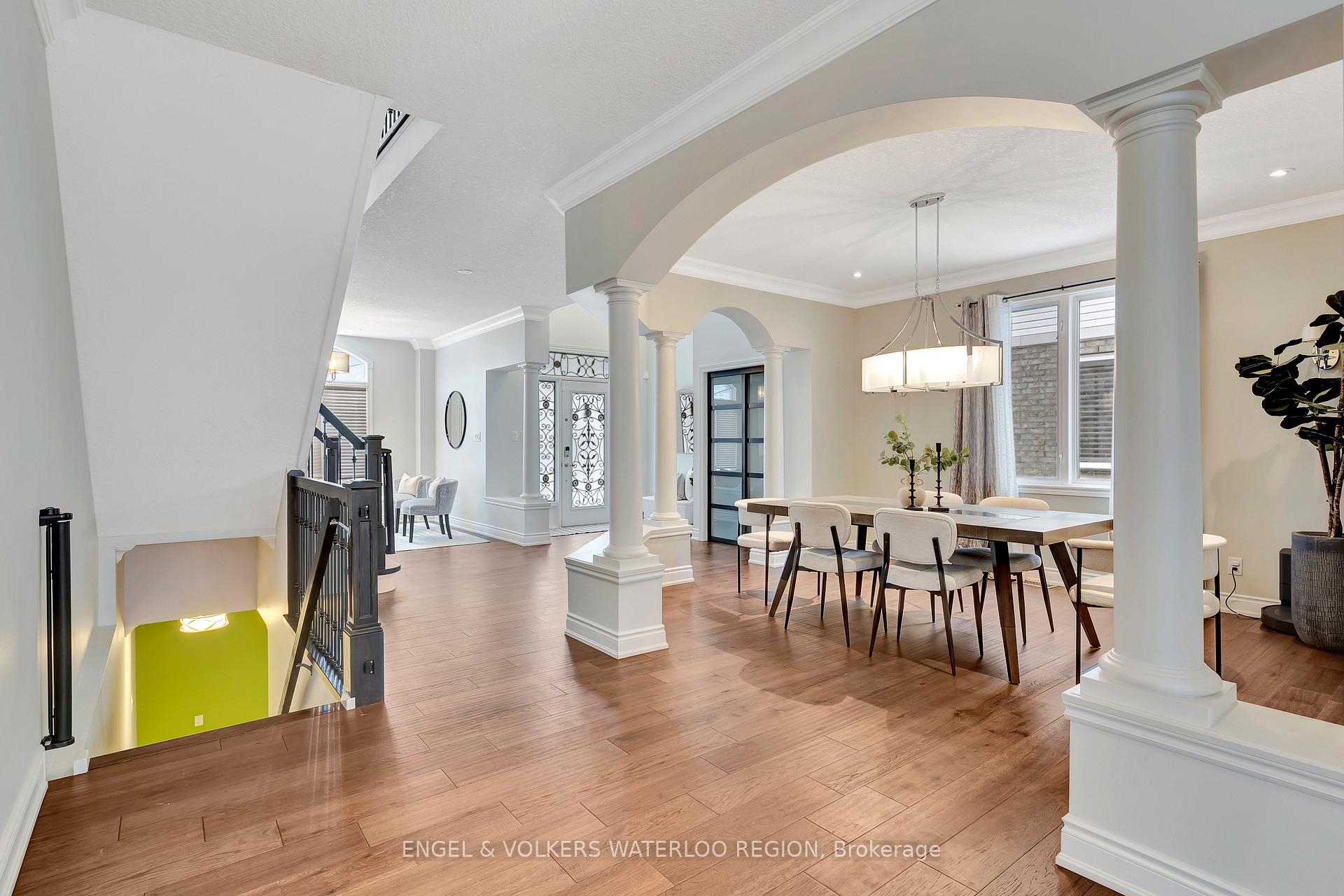 Photo 4 of 715 Cedar Bend Drive, Waterloo — HOMEH