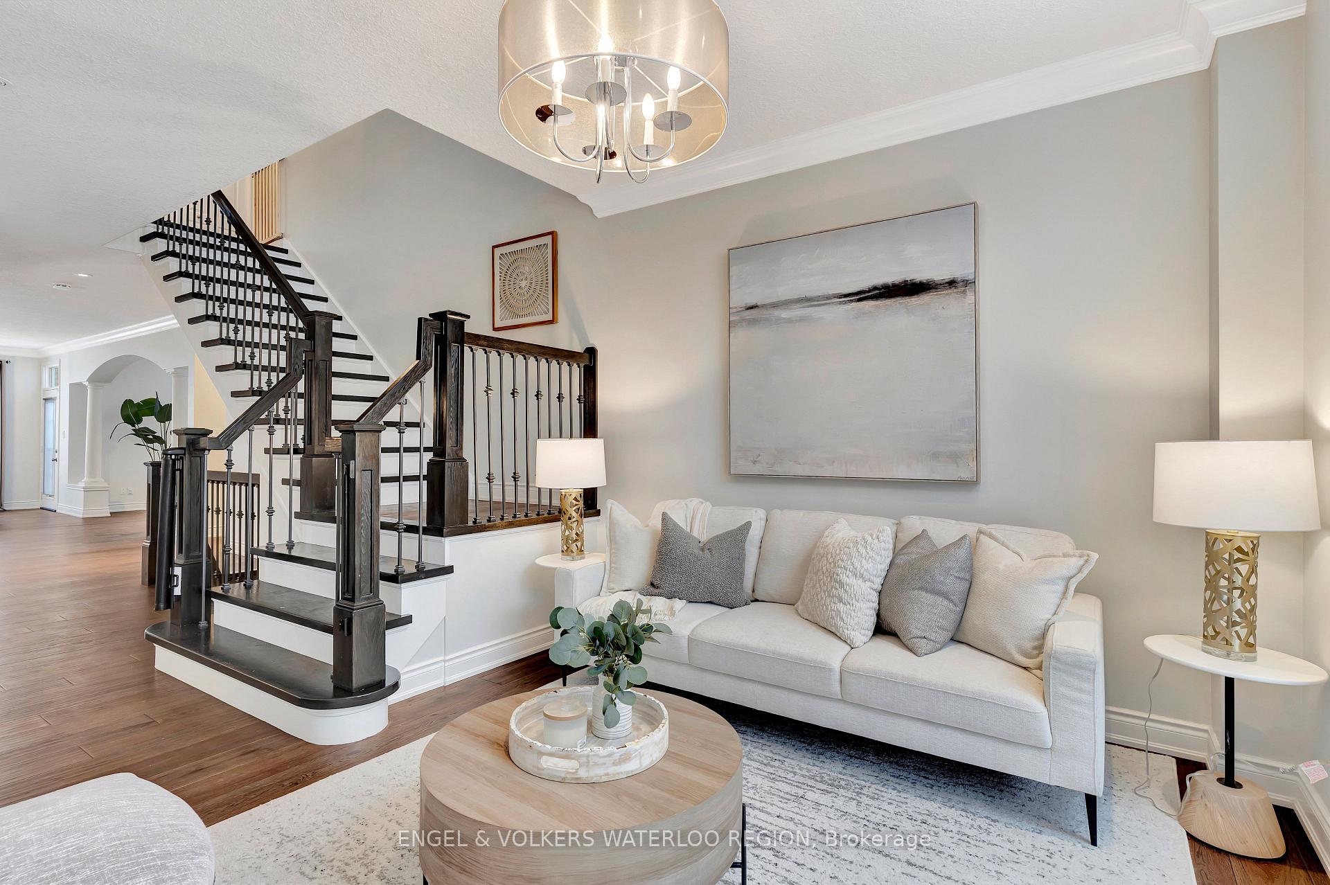 Photo 10 of 715 Cedar Bend Drive, Waterloo — HOMEH