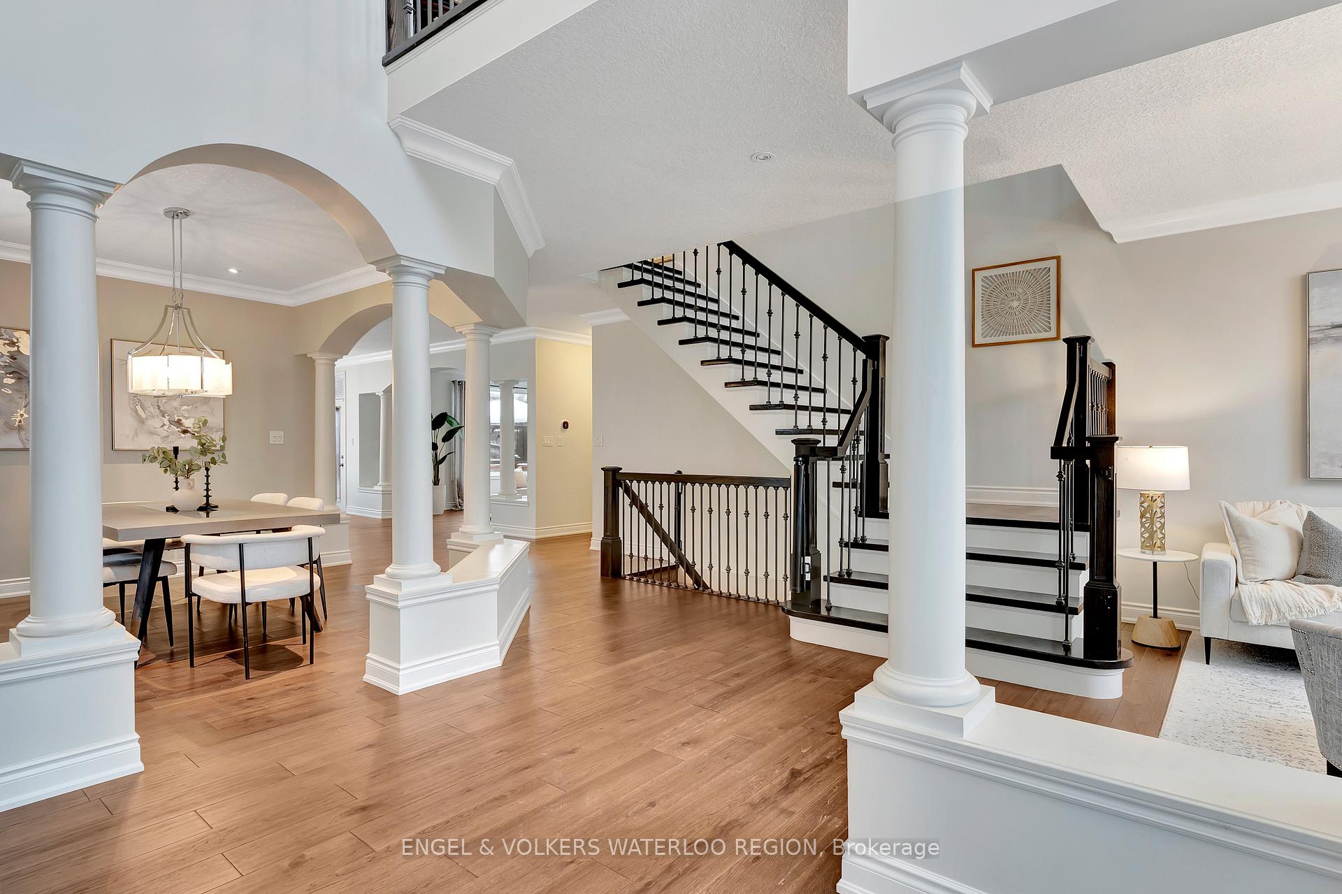 Photo 11 of 715 Cedar Bend Drive, Waterloo — HOMEH