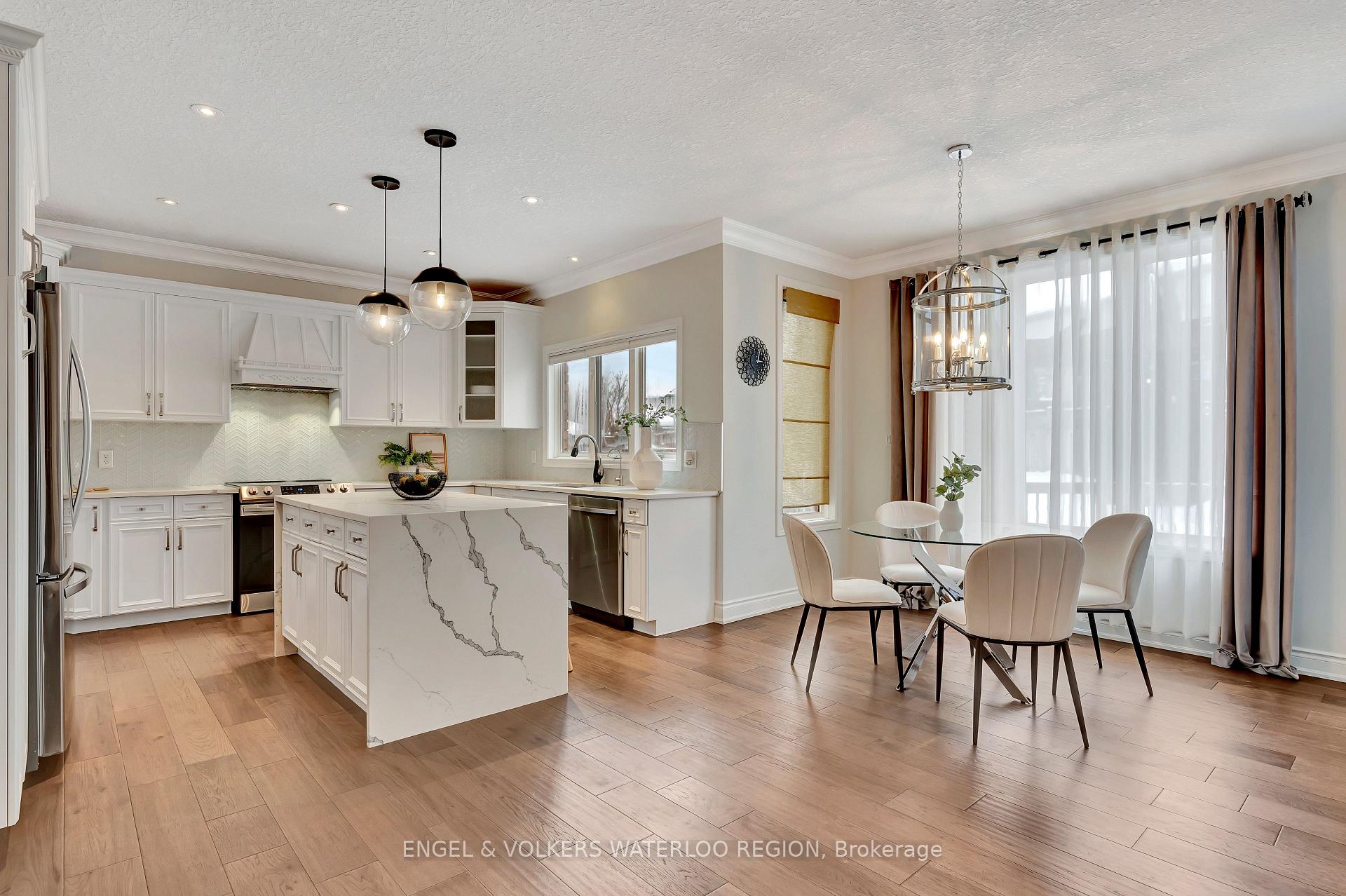 Photo 13 of 715 Cedar Bend Drive, Waterloo — HOMEH