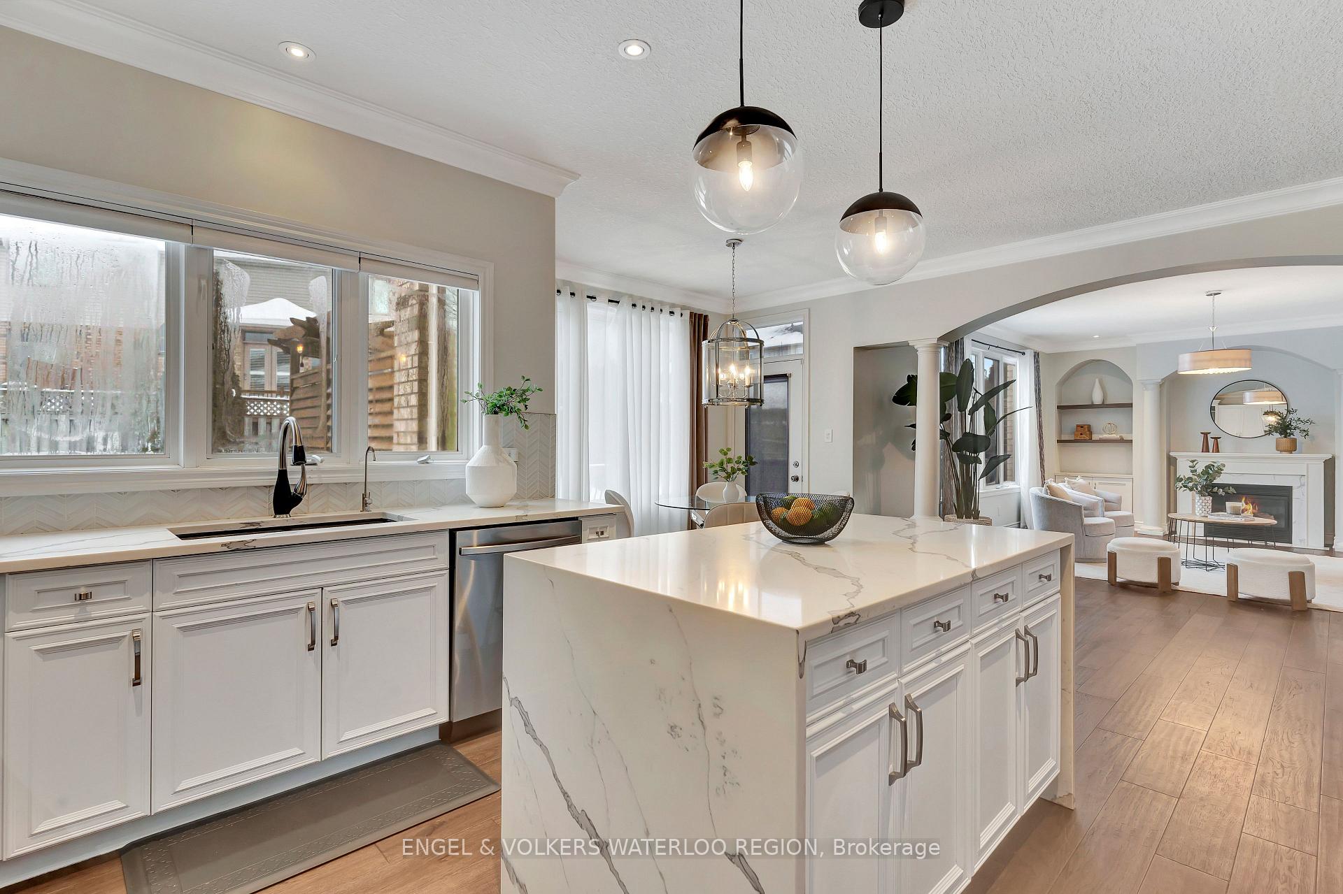 Photo 16 of 715 Cedar Bend Drive, Waterloo — HOMEH