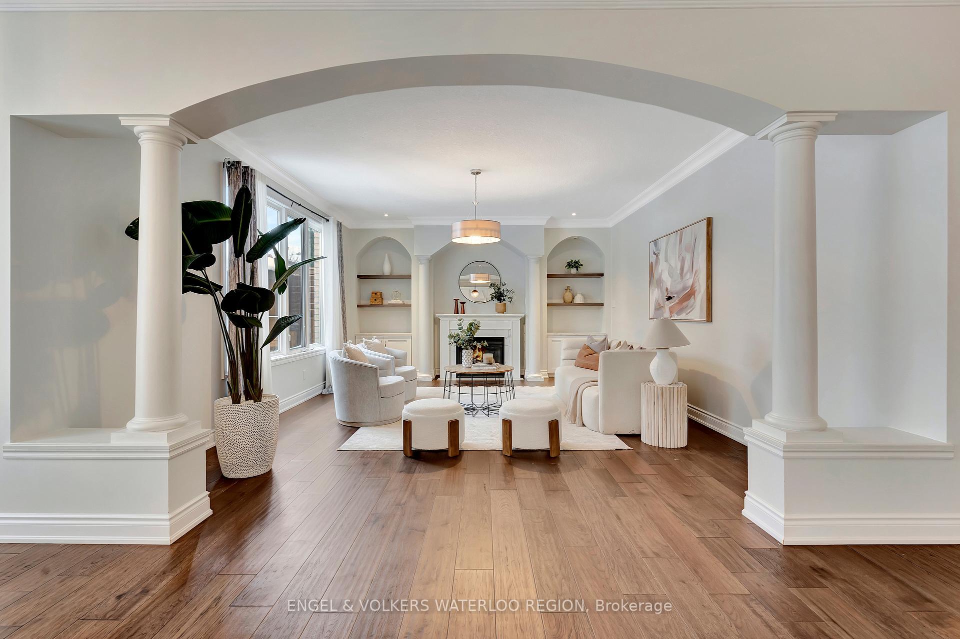 Photo 20 of 715 Cedar Bend Drive, Waterloo — HOMEH