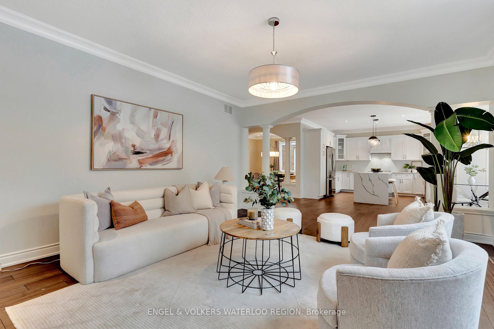 Photo 22 of 715 Cedar Bend Drive, Waterloo — HOMEH
