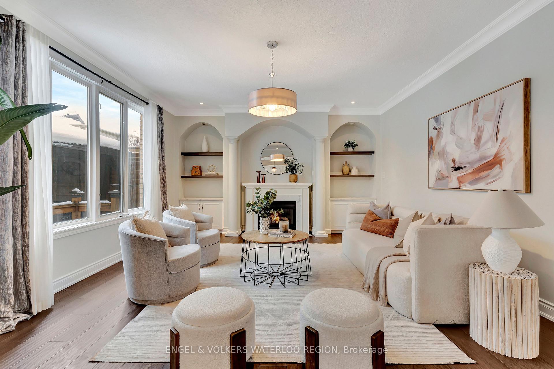 Photo 23 of 715 Cedar Bend Drive, Waterloo — HOMEH