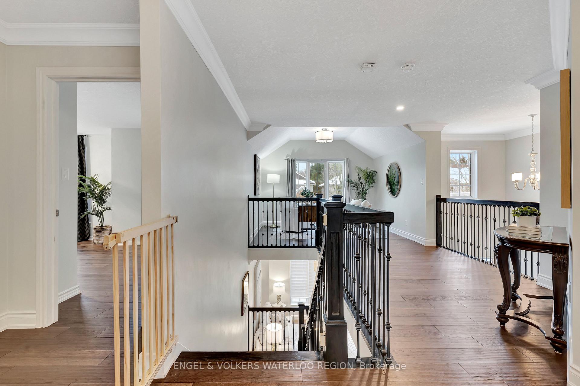 Photo 31 of 715 Cedar Bend Drive, Waterloo — HOMEH