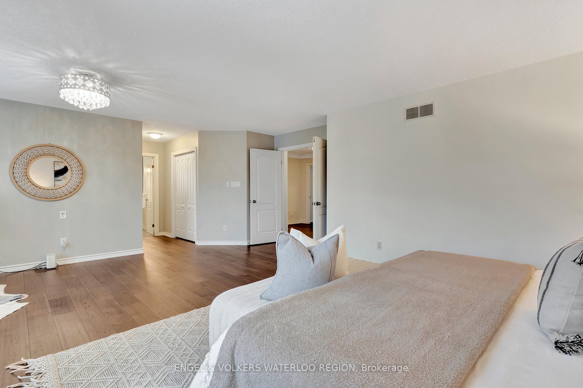 Photo 34 of 715 Cedar Bend Drive, Waterloo — HOMEH