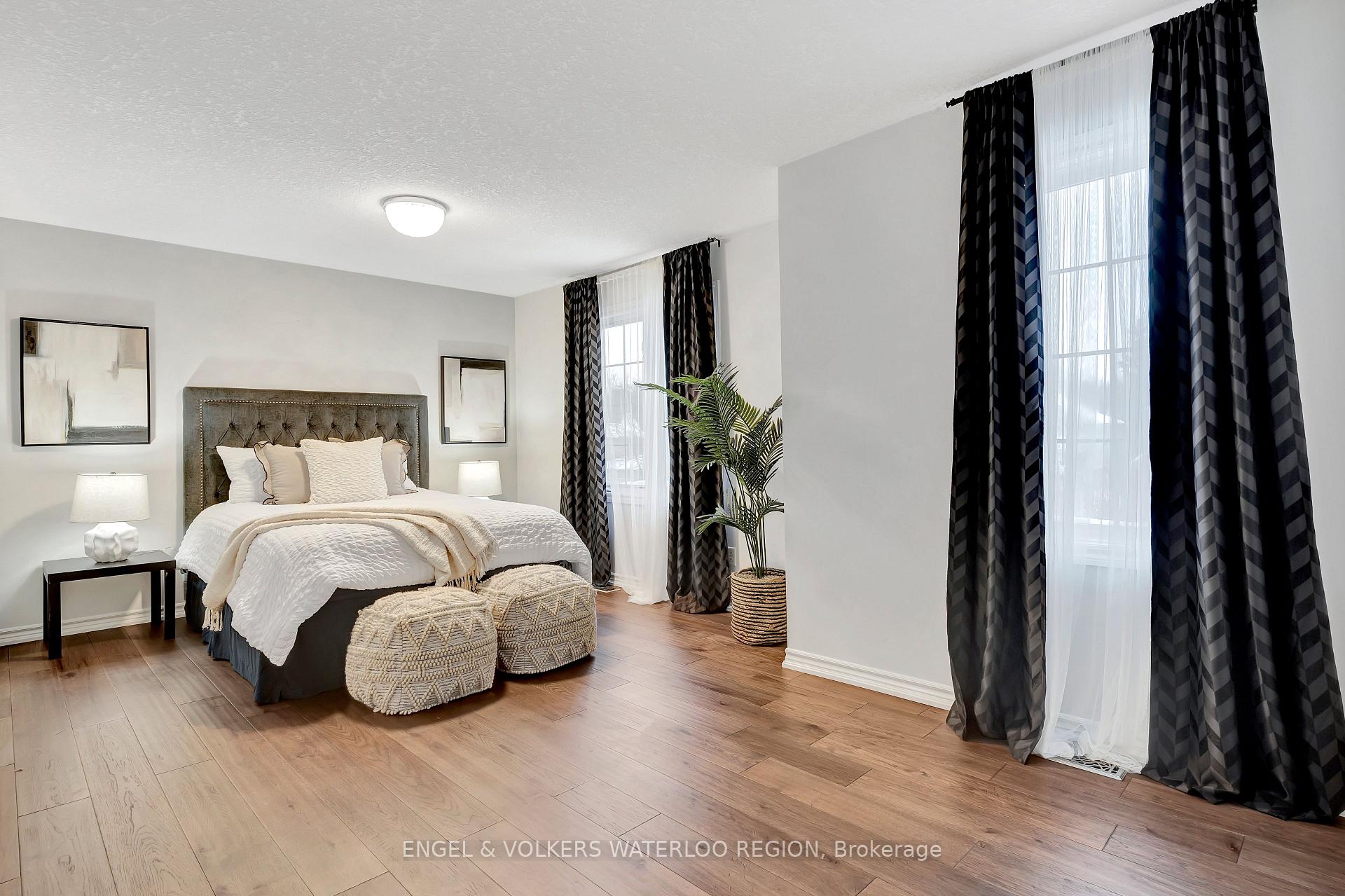 Photo 38 of 715 Cedar Bend Drive, Waterloo — HOMEH