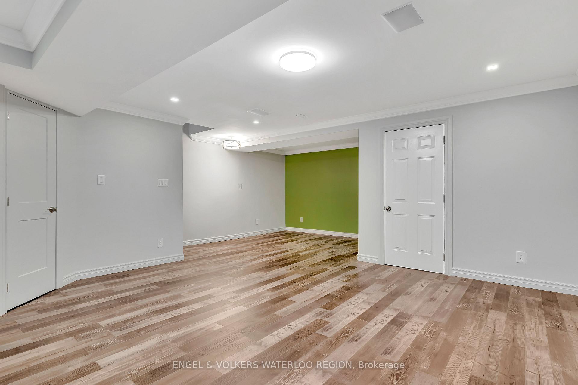 Photo 41 of 715 Cedar Bend Drive, Waterloo — HOMEH