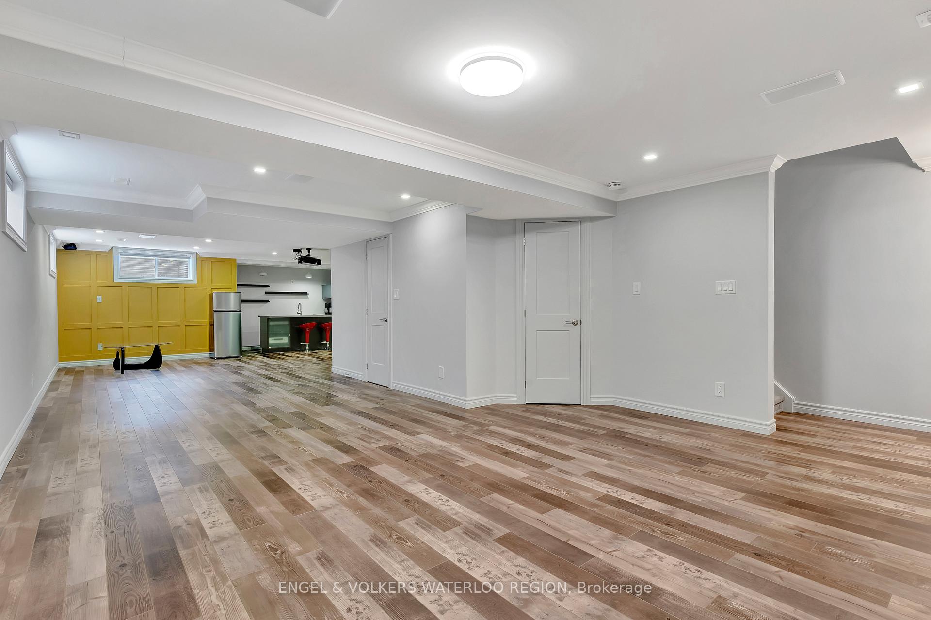 Photo 42 of 715 Cedar Bend Drive, Waterloo — HOMEH