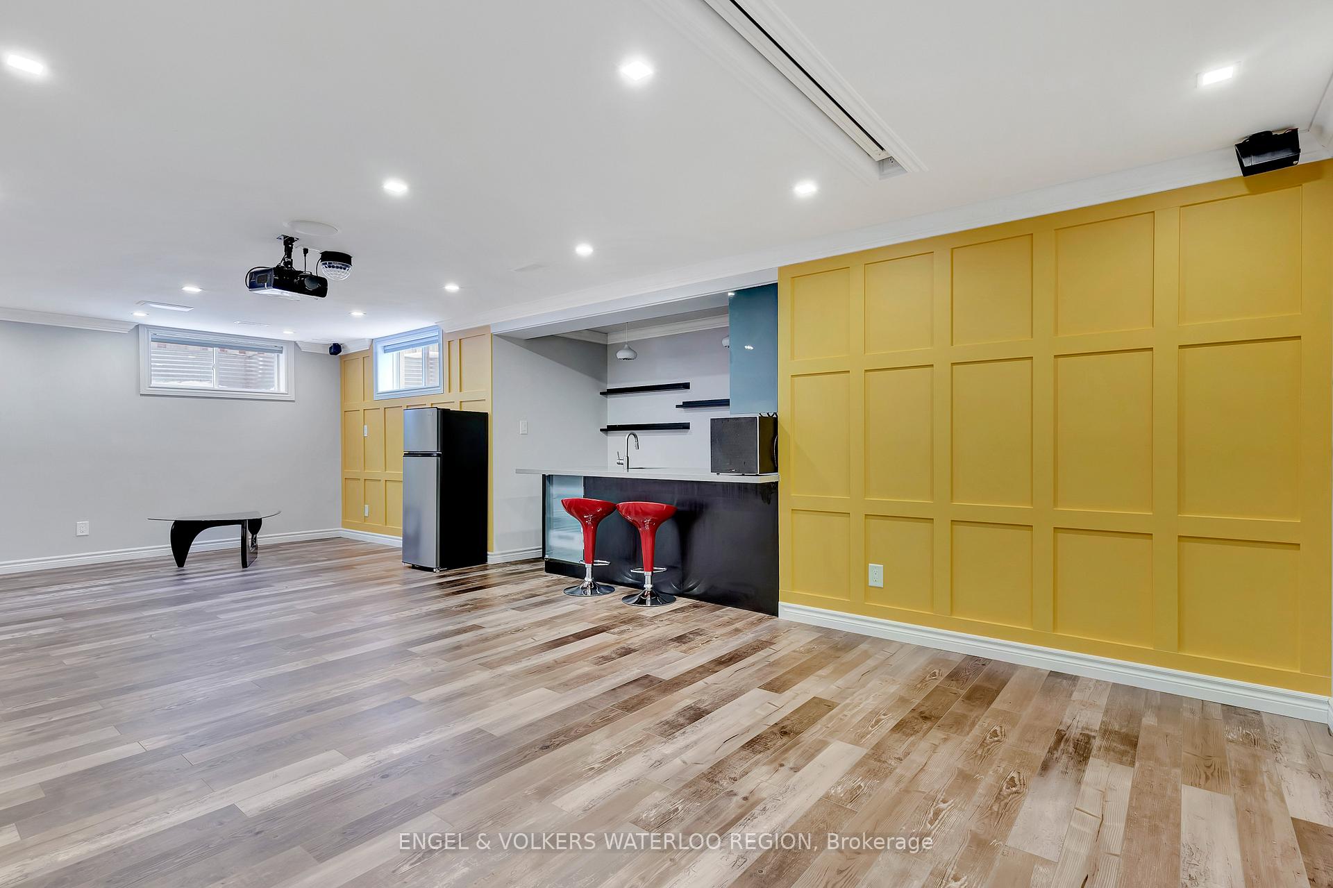 Photo 45 of 715 Cedar Bend Drive, Waterloo — HOMEH