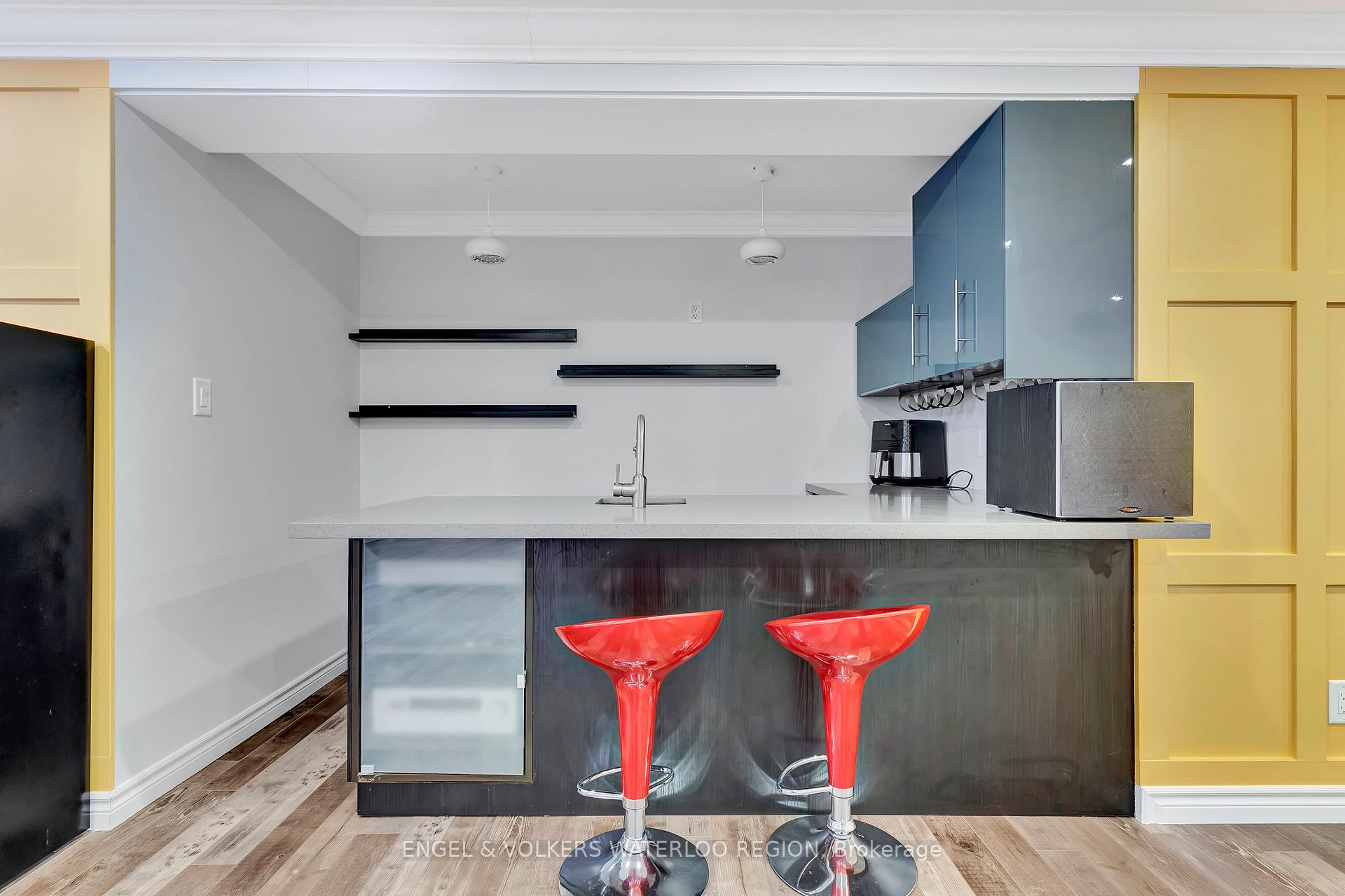 Photo 46 of 715 Cedar Bend Drive, Waterloo — HOMEH