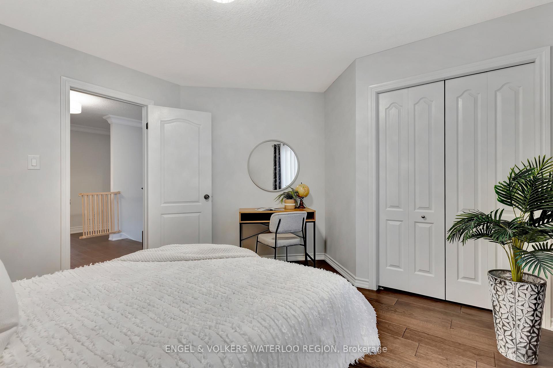 Photo 47 of 715 Cedar Bend Drive, Waterloo — HOMEH