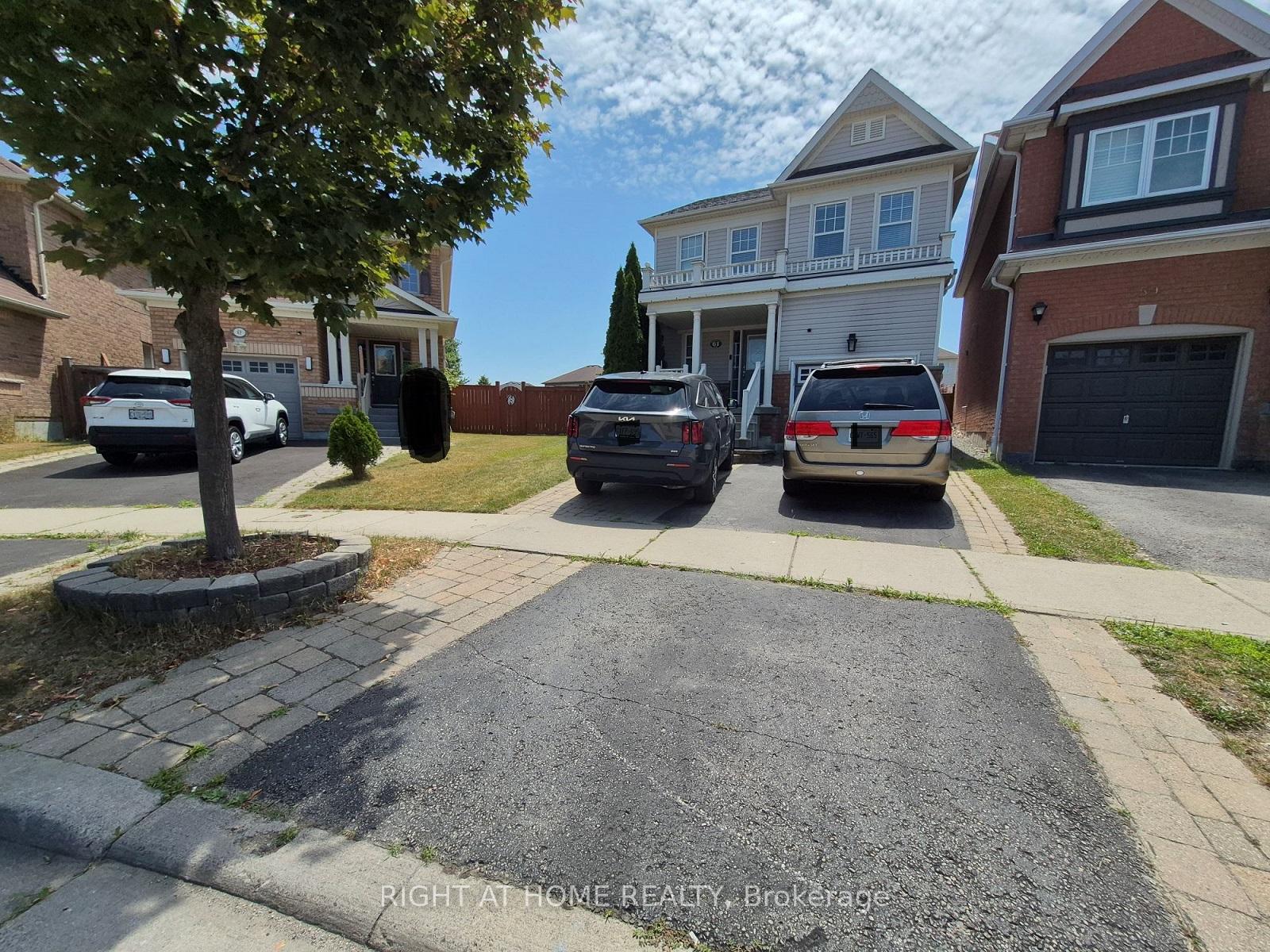 Photo 1 of 61 Brownridge Place, Whitby, Williamsburg — HOMEH