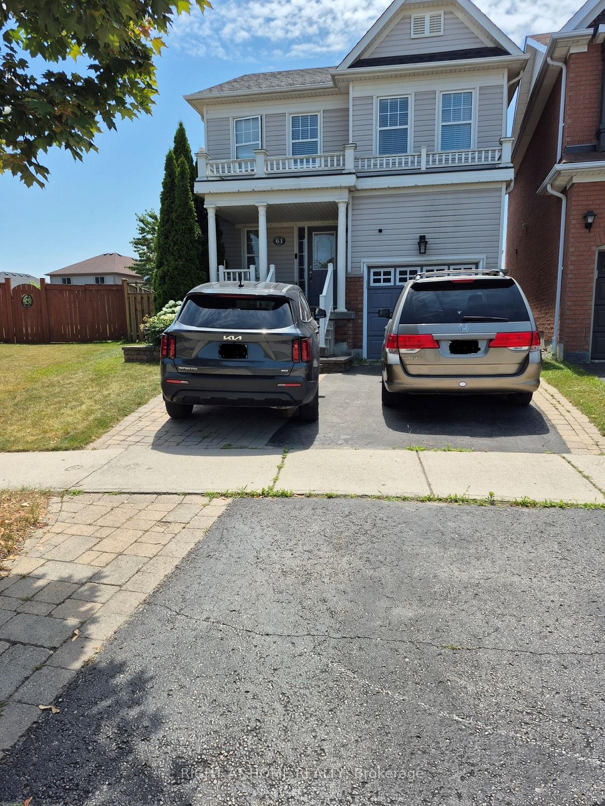 Photo 2 of 61 Brownridge Place, Whitby, Williamsburg — HOMEH