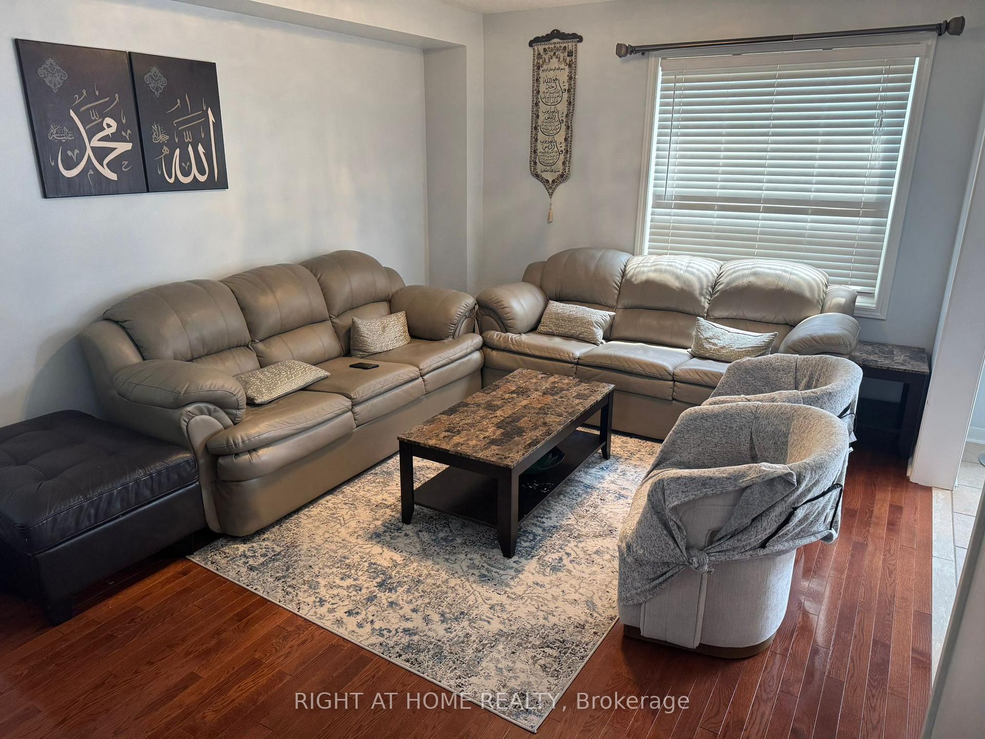 Photo 5 of 61 Brownridge Place, Whitby, Williamsburg — HOMEH