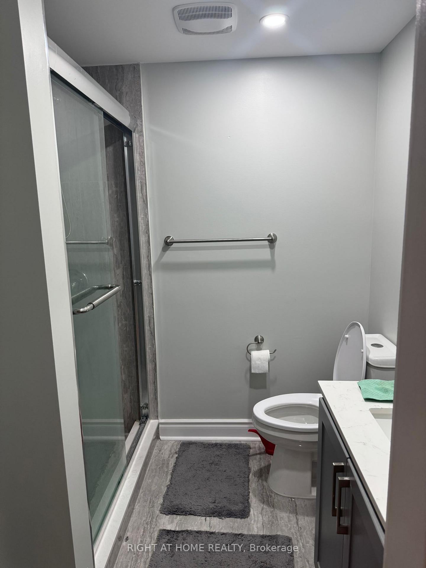 Photo 12 of 61 Brownridge Place, Whitby, Williamsburg — HOMEH