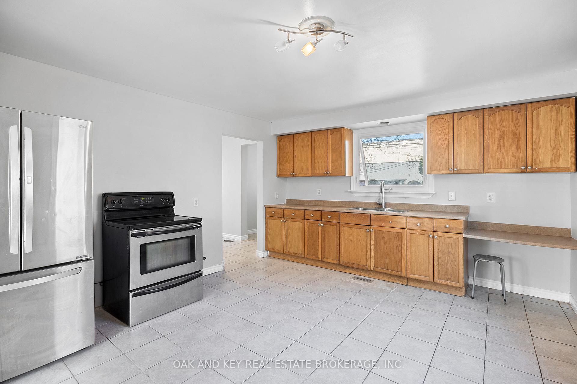 Photo 8 of 1246 Monmouth Road, Windsor — HOMEH