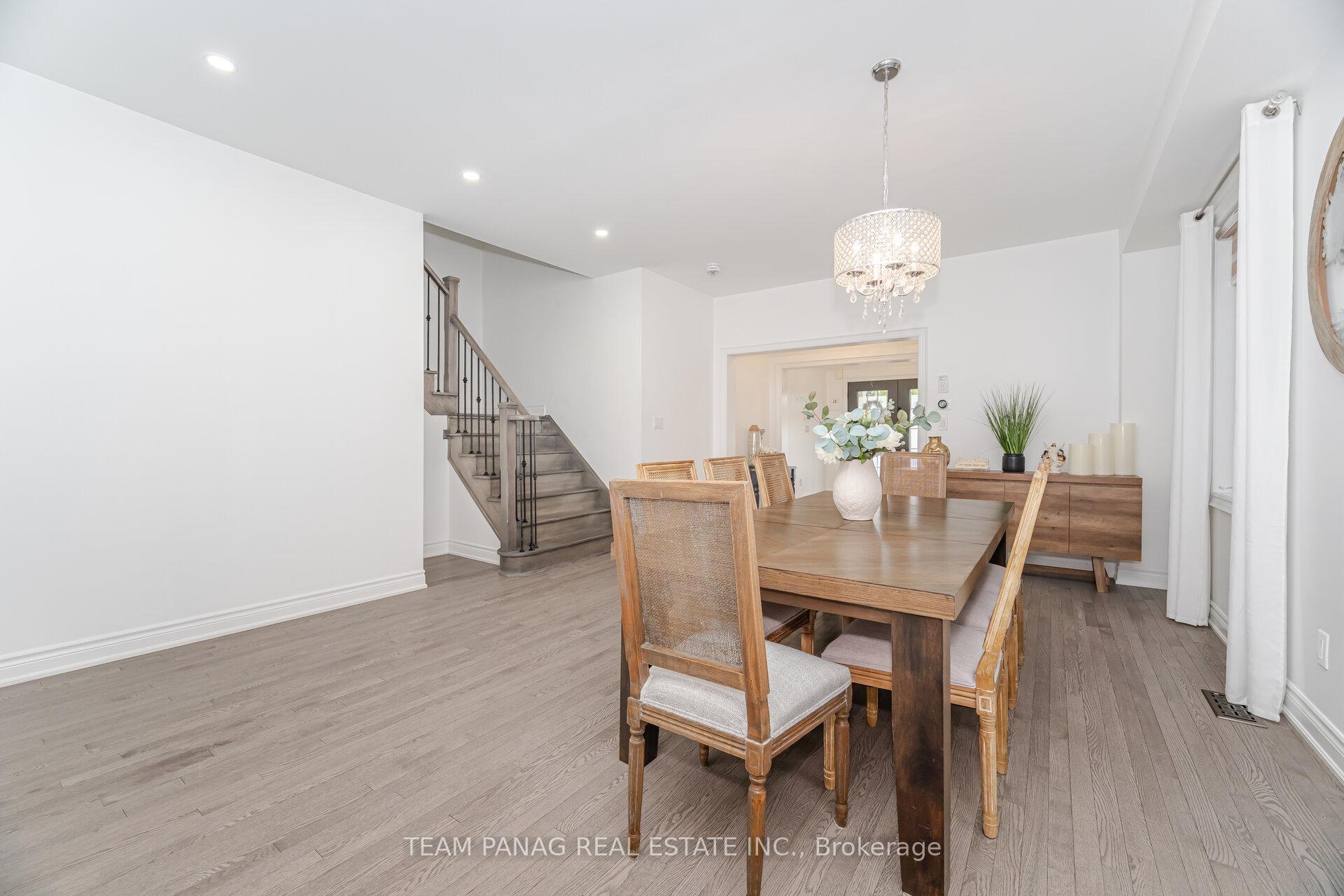 Photo 9 of 130 Torrey Pines Road, Vaughan, Kleinburg — HOMEH