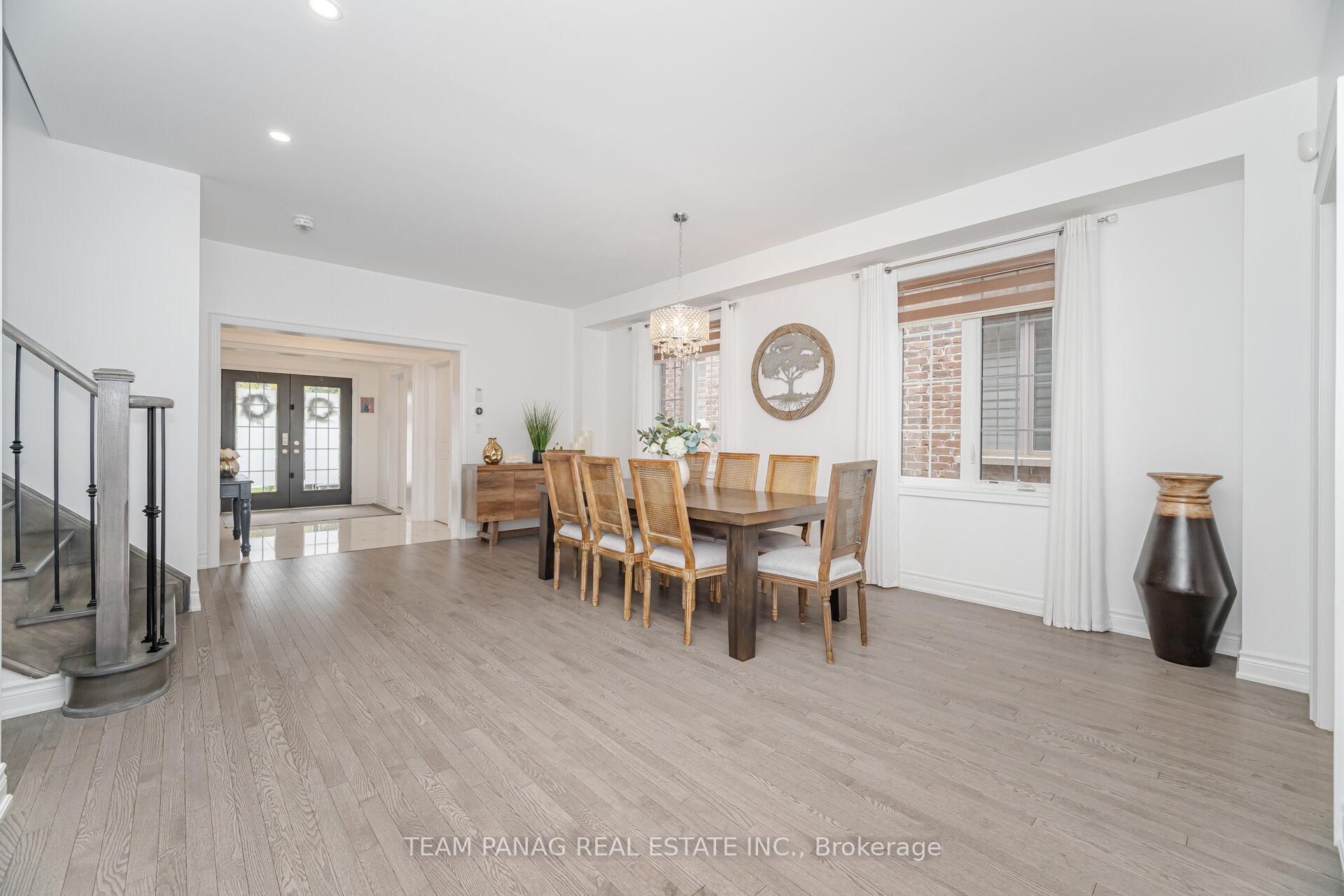 Photo 10 of 130 Torrey Pines Road, Vaughan, Kleinburg — HOMEH