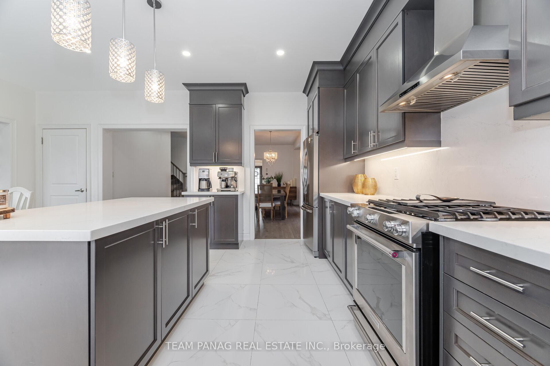 Photo 15 of 130 Torrey Pines Road, Vaughan, Kleinburg — HOMEH