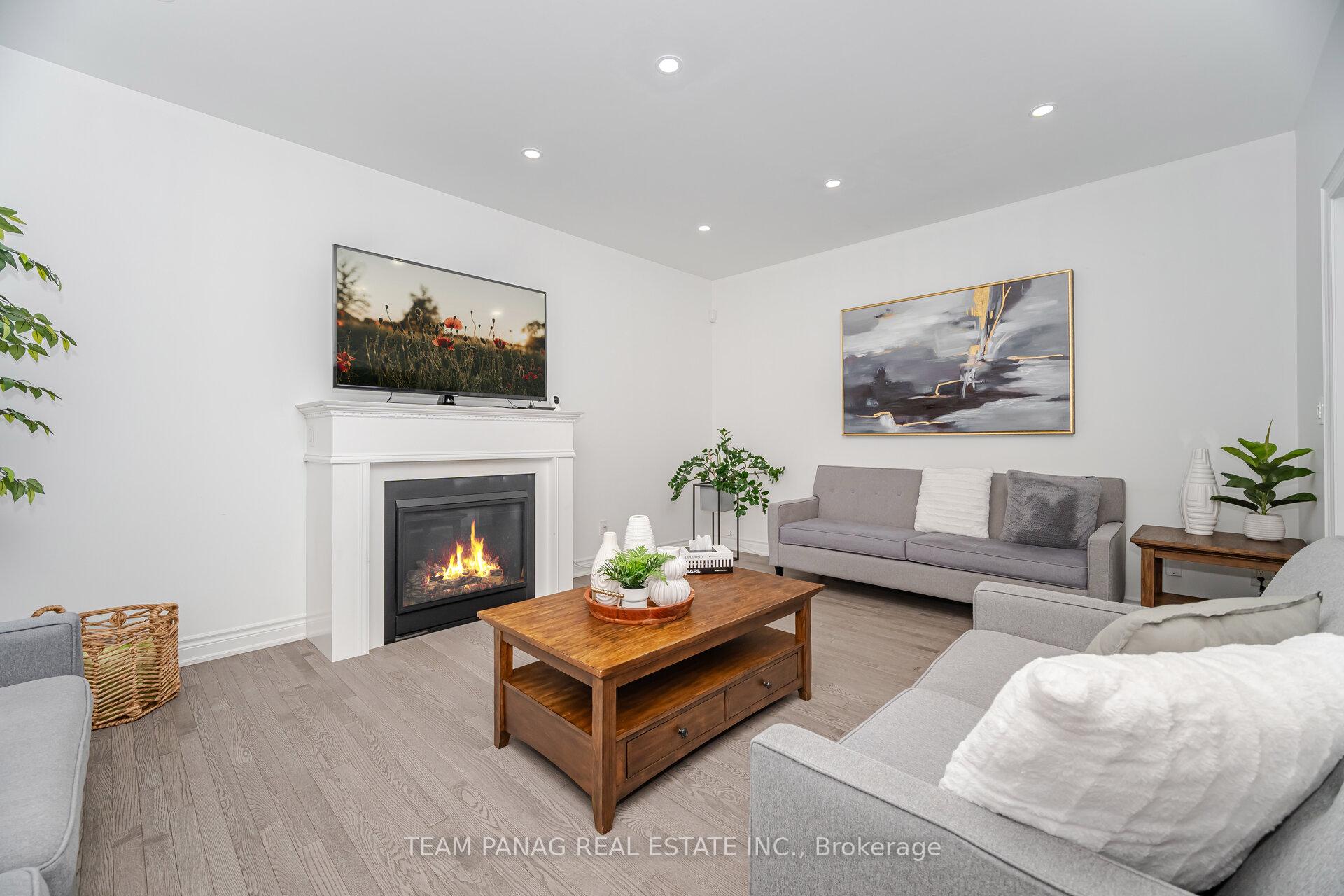 Photo 17 of 130 Torrey Pines Road, Vaughan, Kleinburg — HOMEH