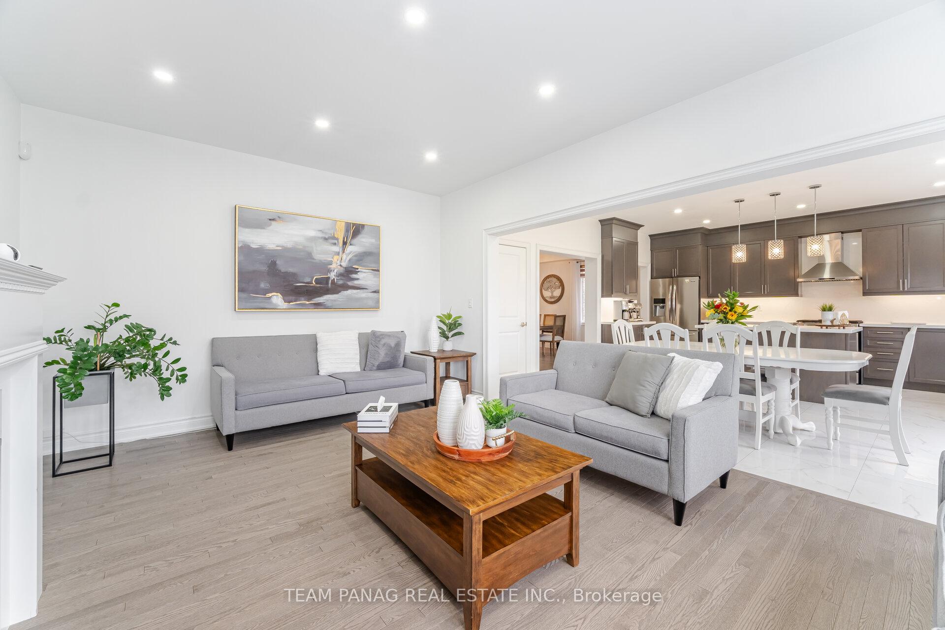 Photo 18 of 130 Torrey Pines Road, Vaughan, Kleinburg — HOMEH