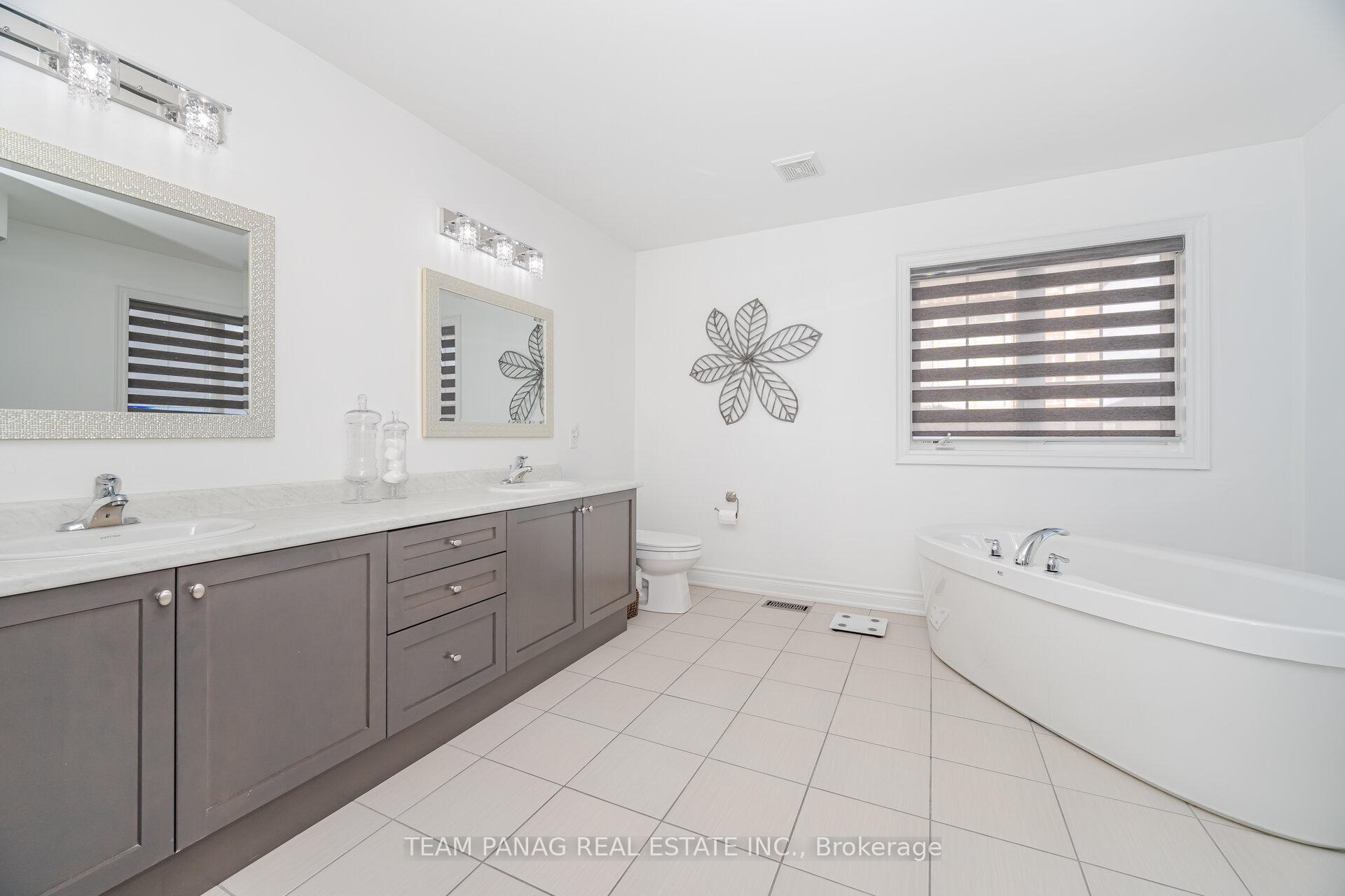 Photo 23 of 130 Torrey Pines Road, Vaughan, Kleinburg — HOMEH
