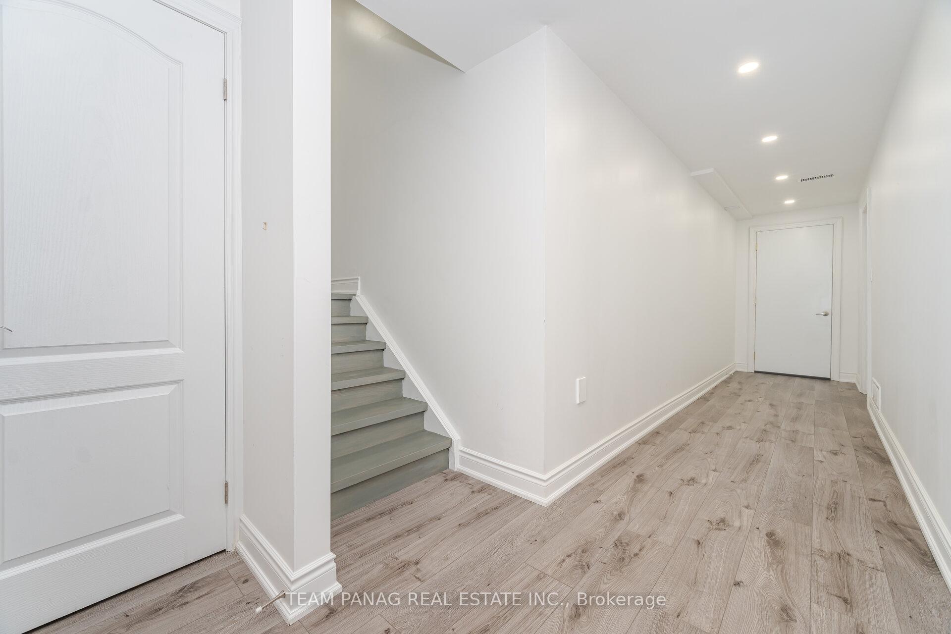 Photo 33 of 130 Torrey Pines Road, Vaughan, Kleinburg — HOMEH